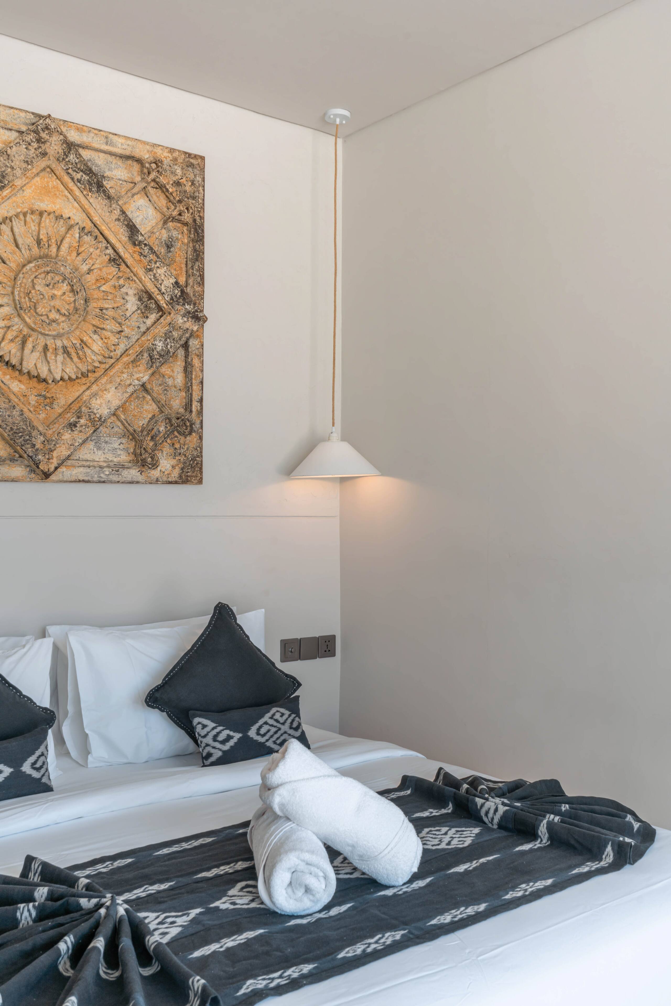 Berawa Breeze: Chic 4BR Beachside Oasis with Sauna 31