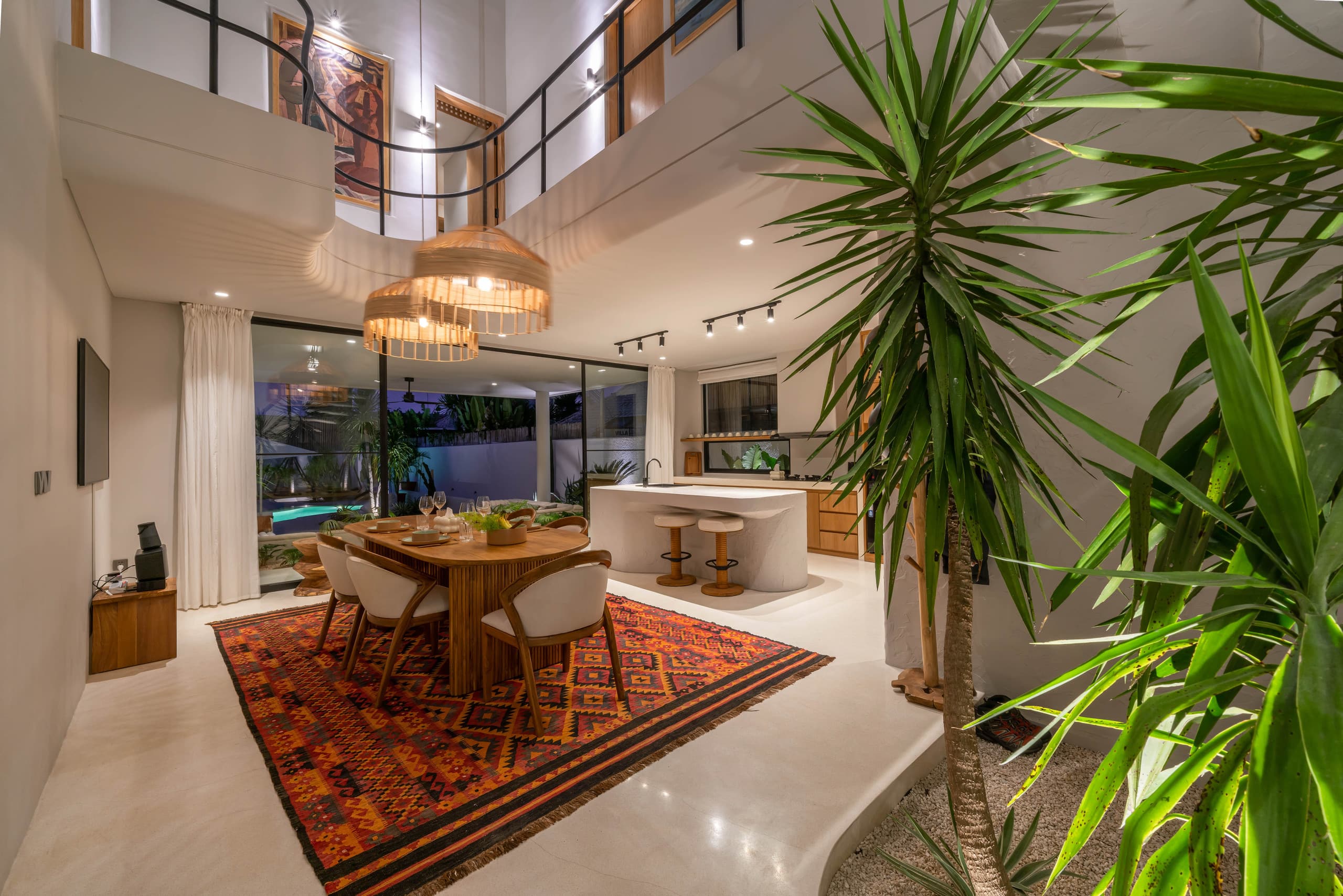 Berawa Breeze: Chic 4BR Beachside Oasis with Sauna 20