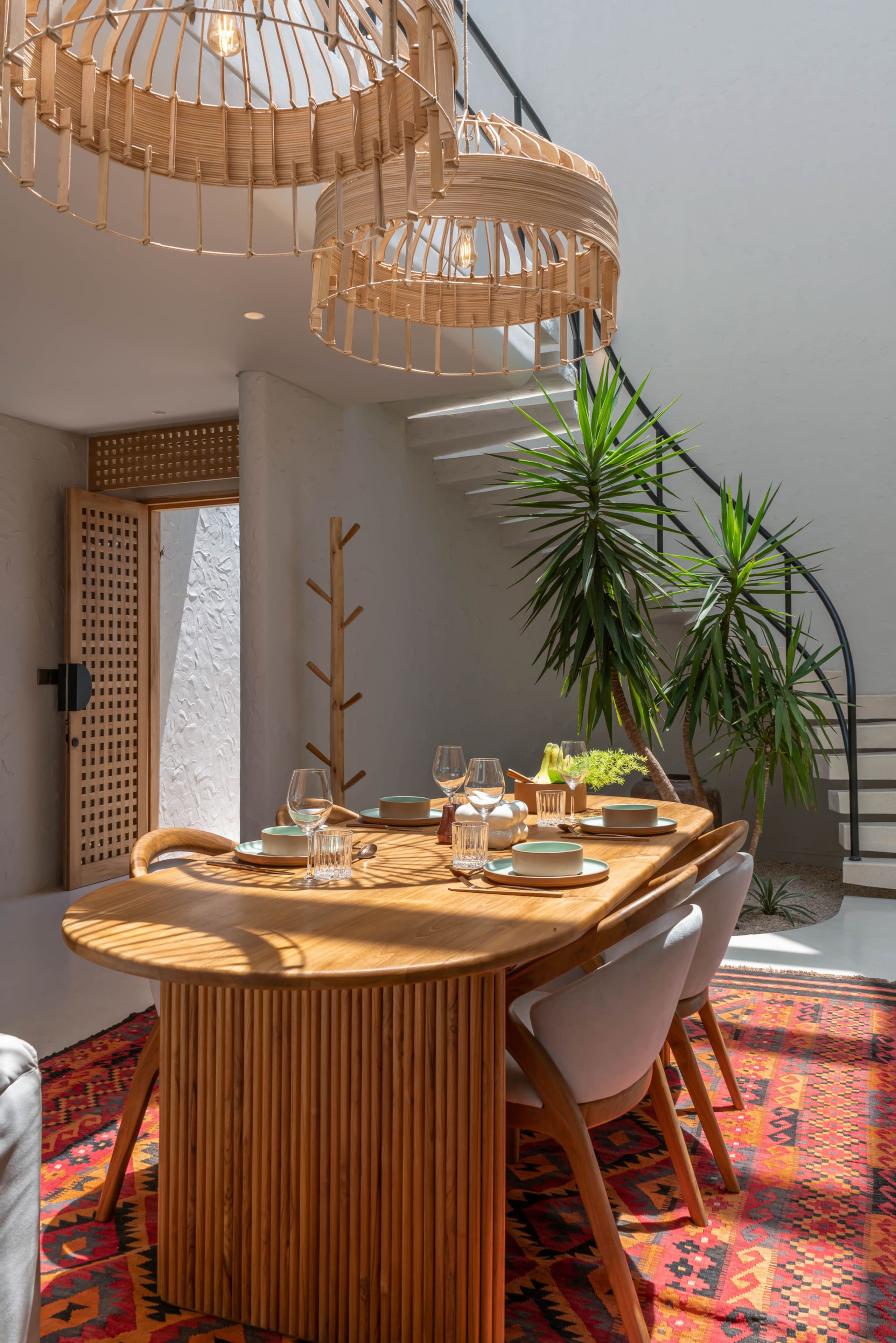 Berawa Breeze: Chic 4BR Beachside Oasis with Sauna 23