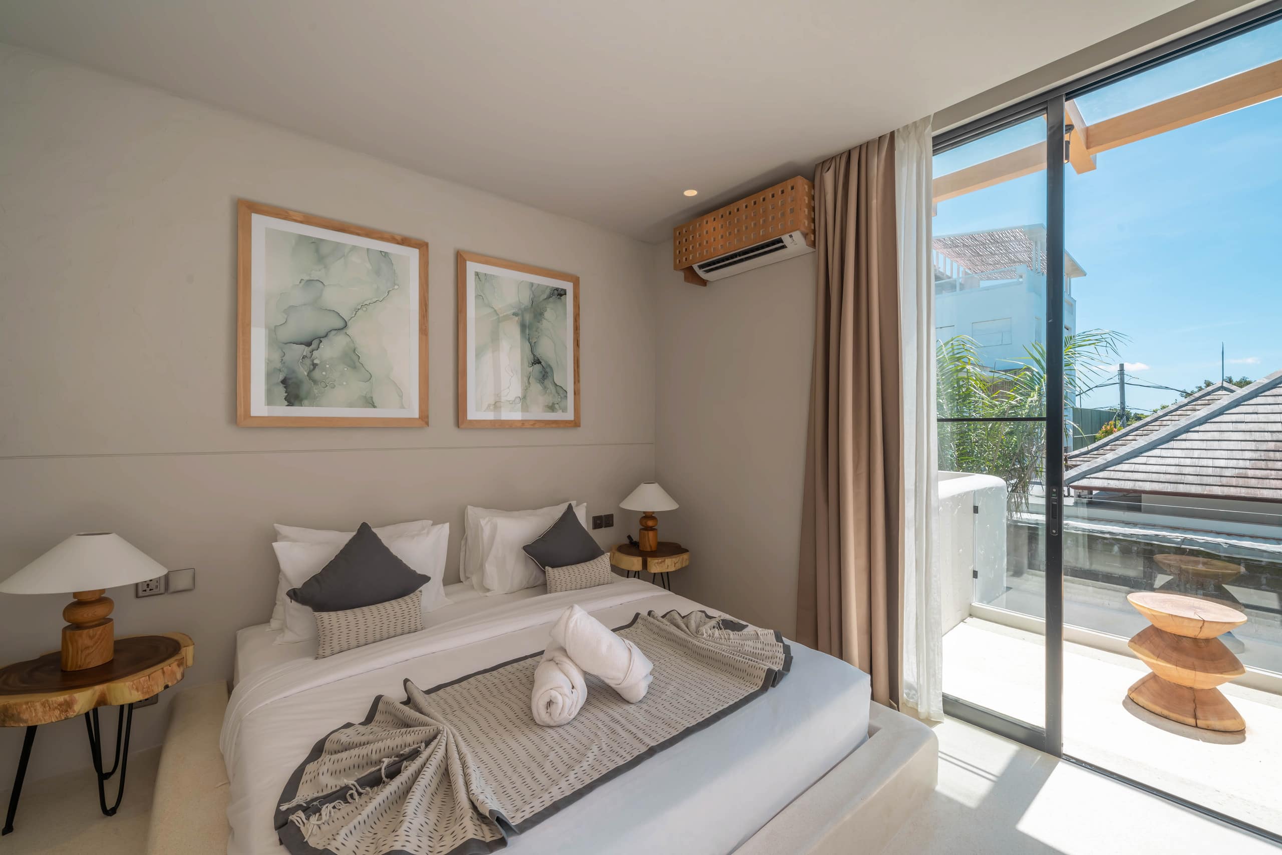 Berawa Breeze: Chic 4BR Beachside Oasis with Sauna 36