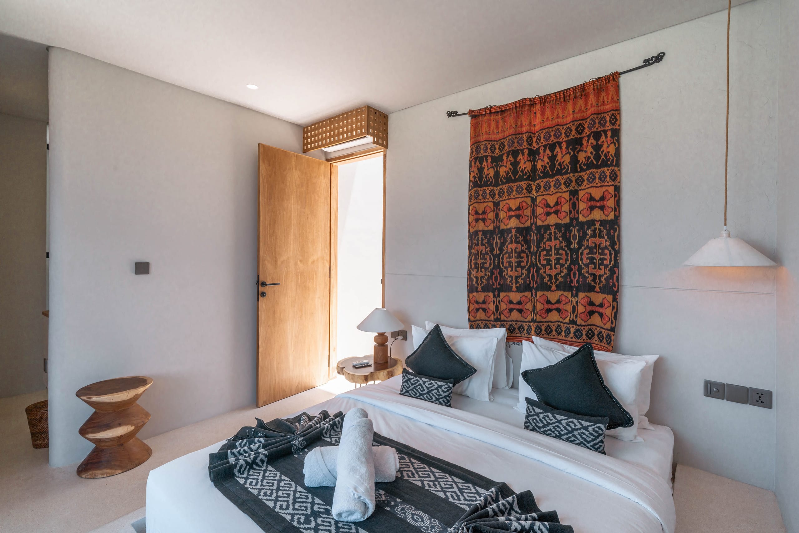 Berawa Breeze: Chic 4BR Beachside Oasis with Sauna 33