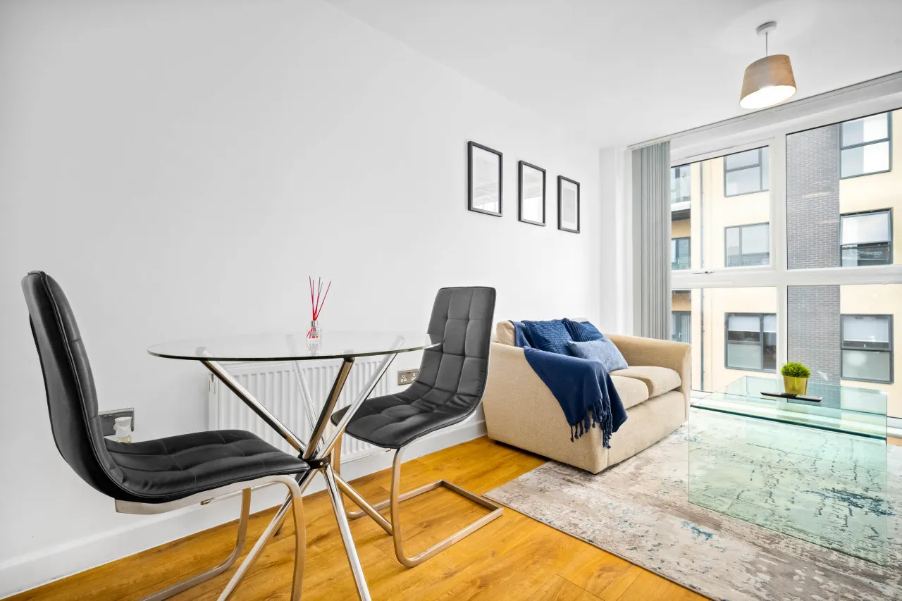 Stylish Central Apartment - JQ - Netflix 18