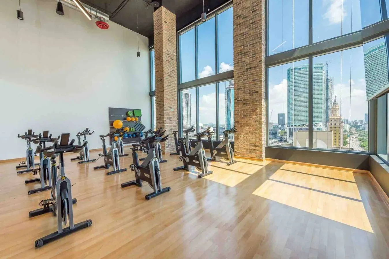 Superb Unit with priceless location and amenities 14