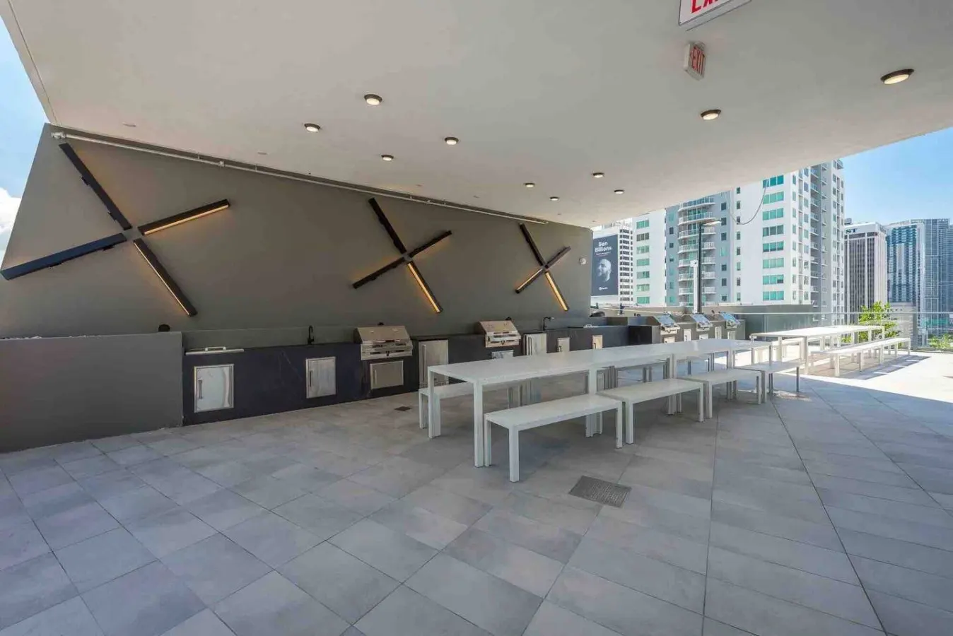 Superb Unit with priceless location and amenities 19