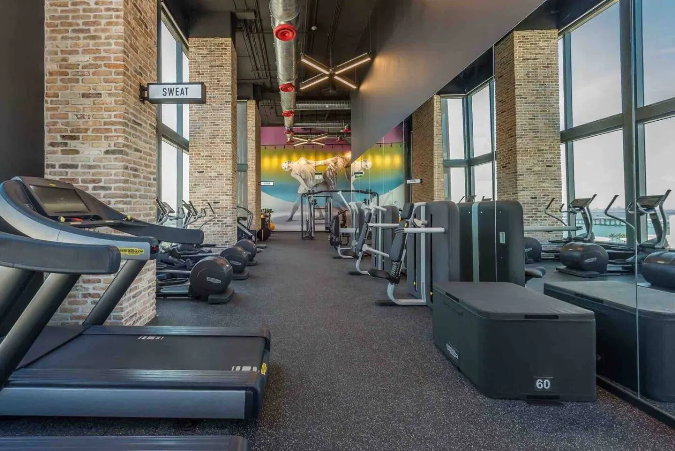 Superb Unit with priceless location and amenities 6
