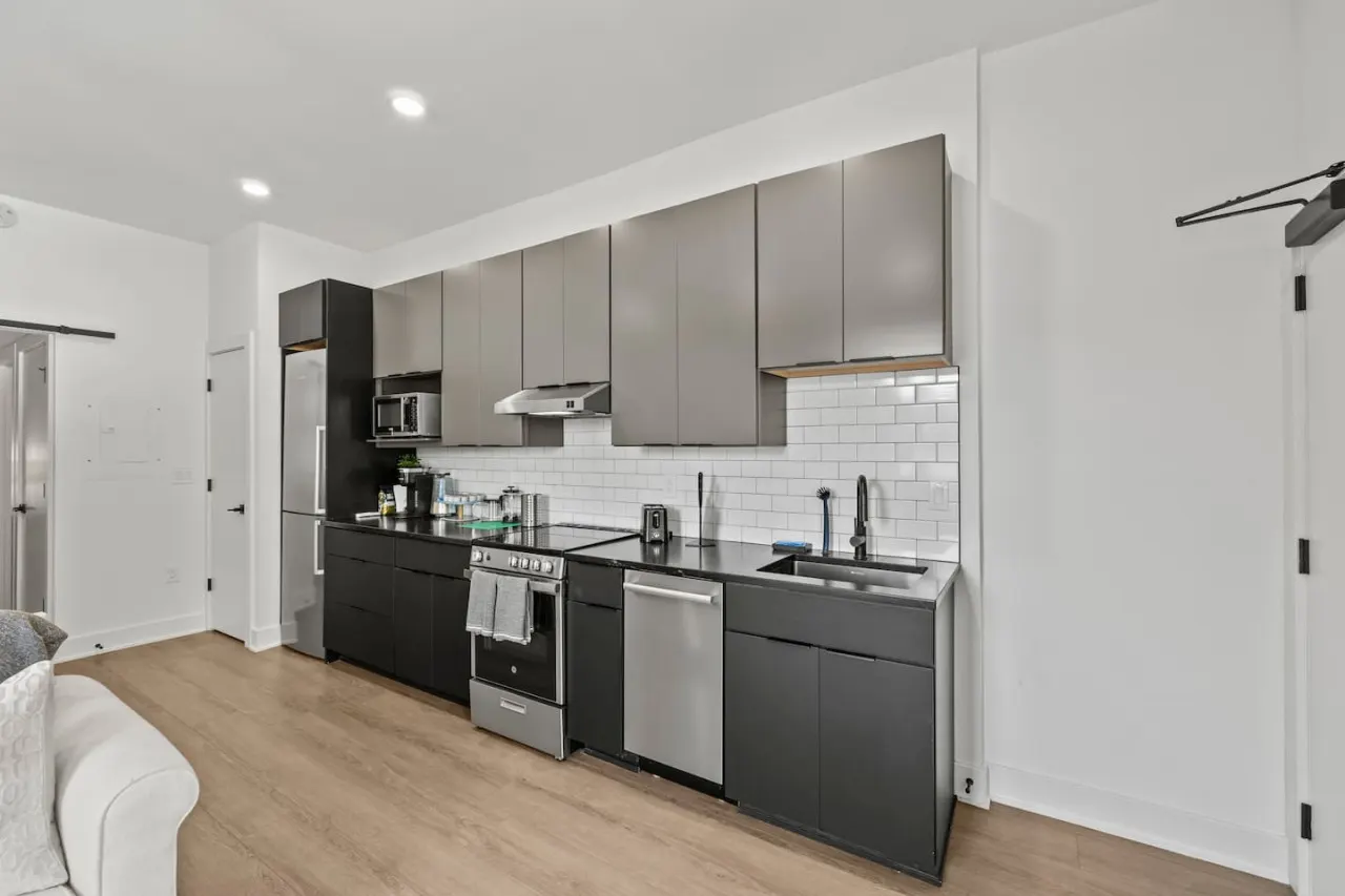 Modern Escape at Franklin Park! 14