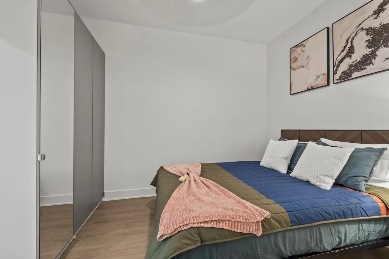 Modern Escape at Franklin Park! 19