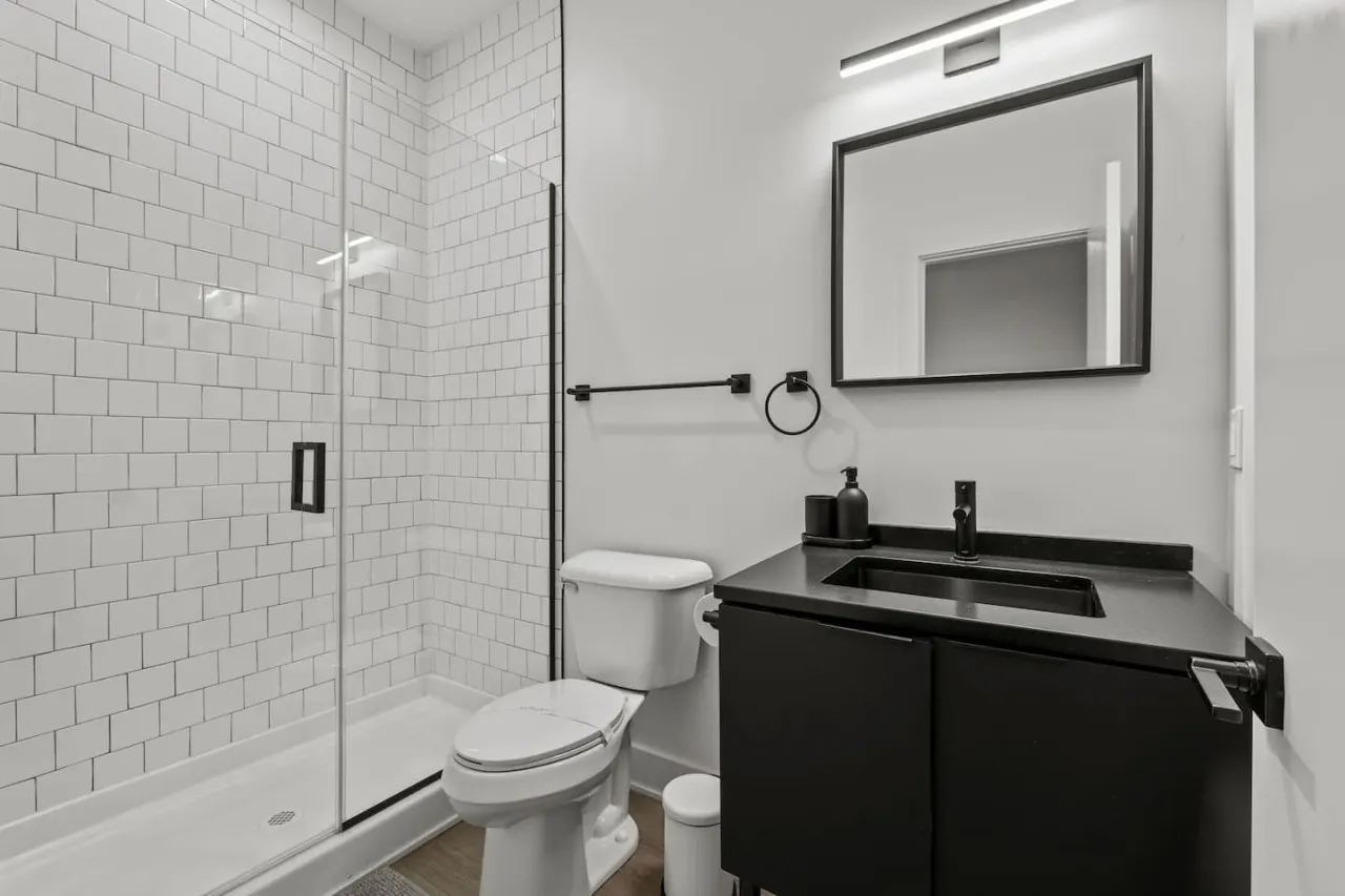 Modern Escape at Franklin Park! 4