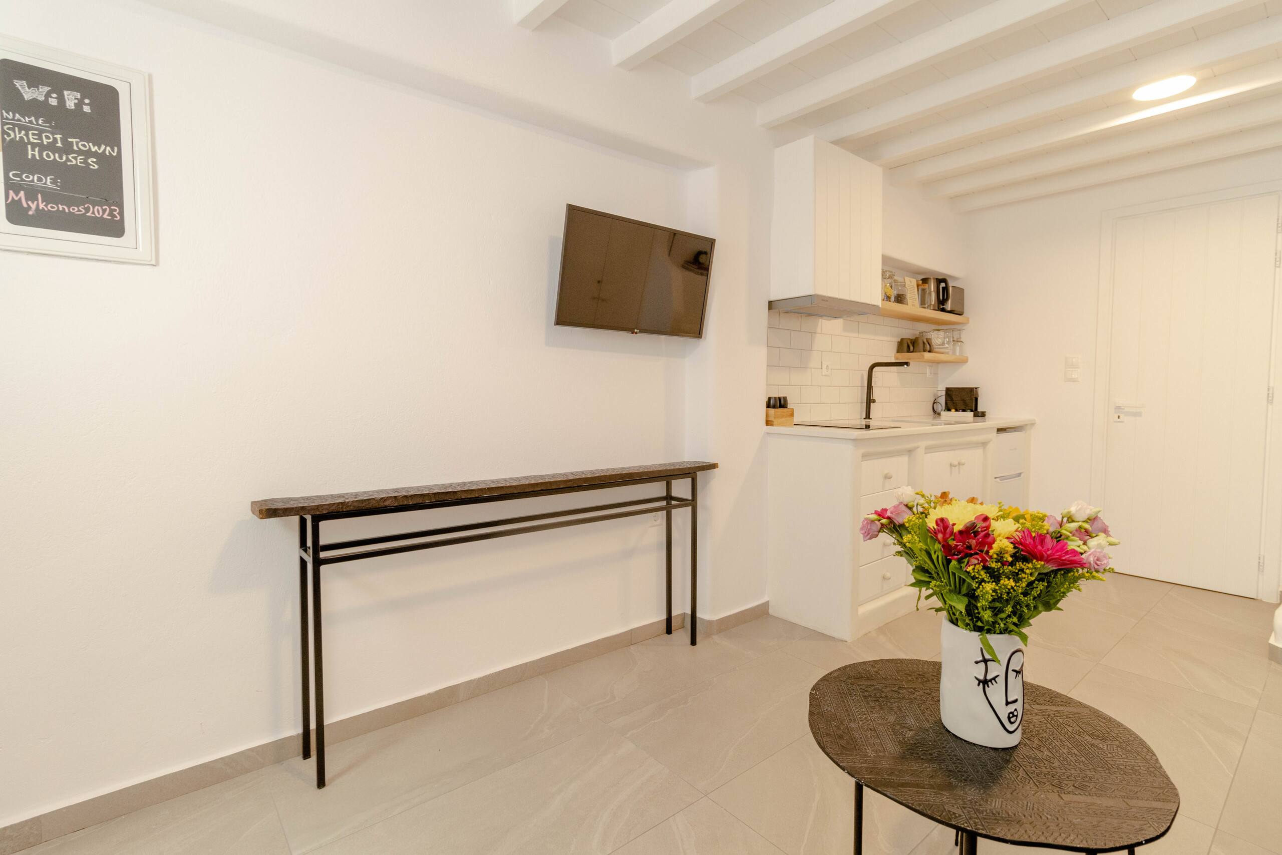 Skepi Two-Story Elegant House | Mykonos Town 8