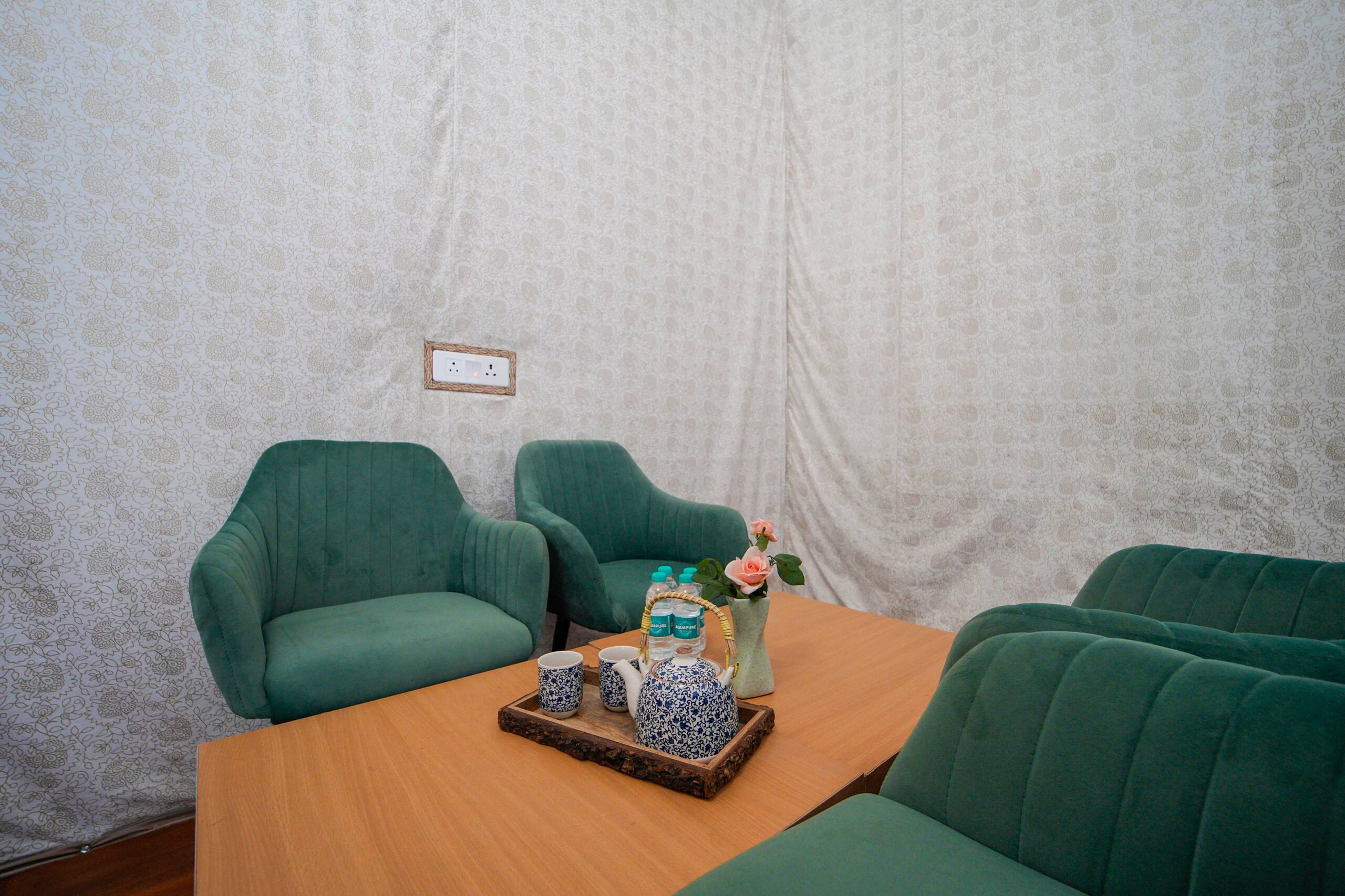 Skylight Retreat - Chail 2BR Luxury Glamping 301 15