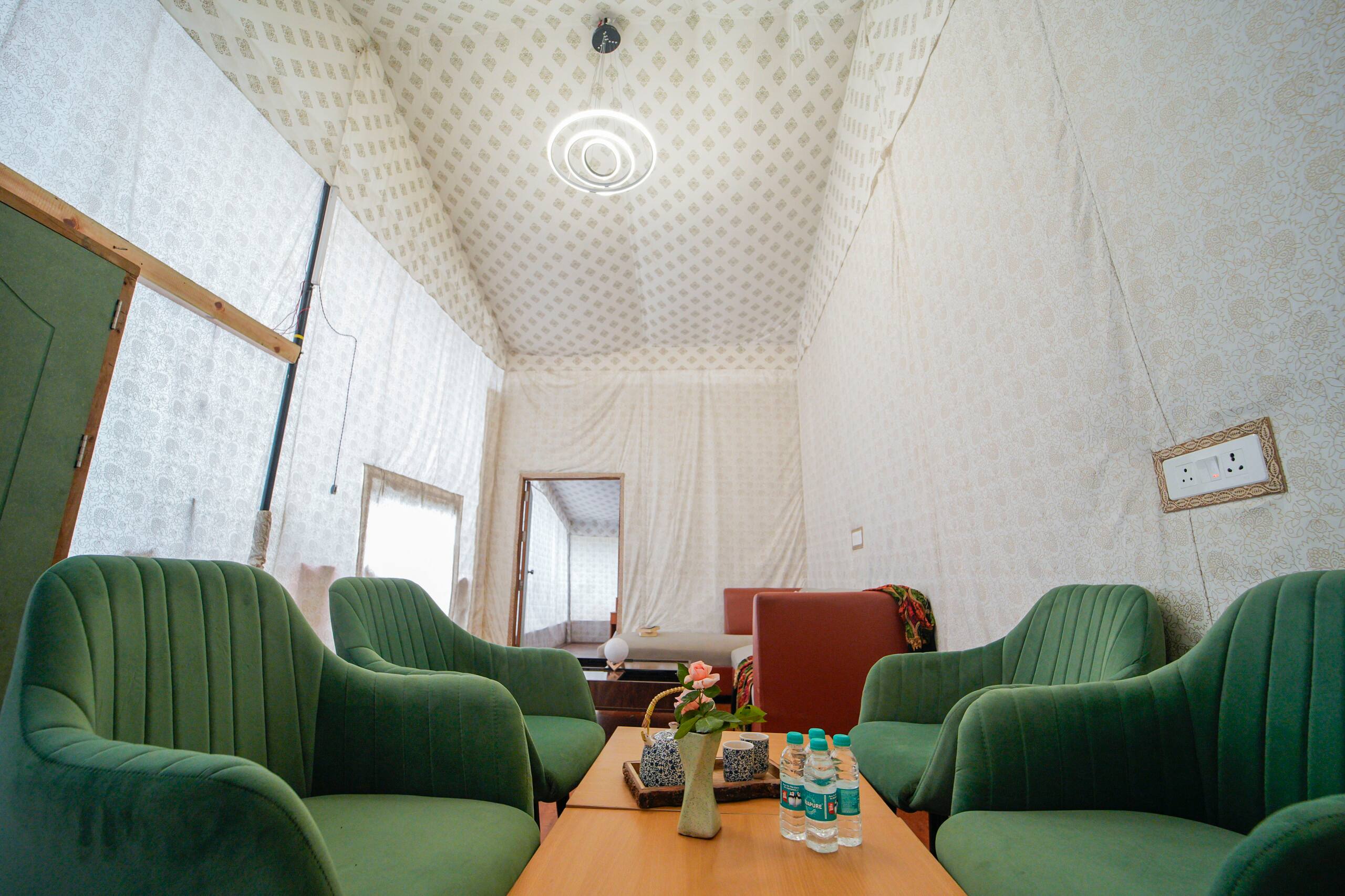 Skylight Retreat - Chail 2BR Luxury Glamping 301 — photo 3