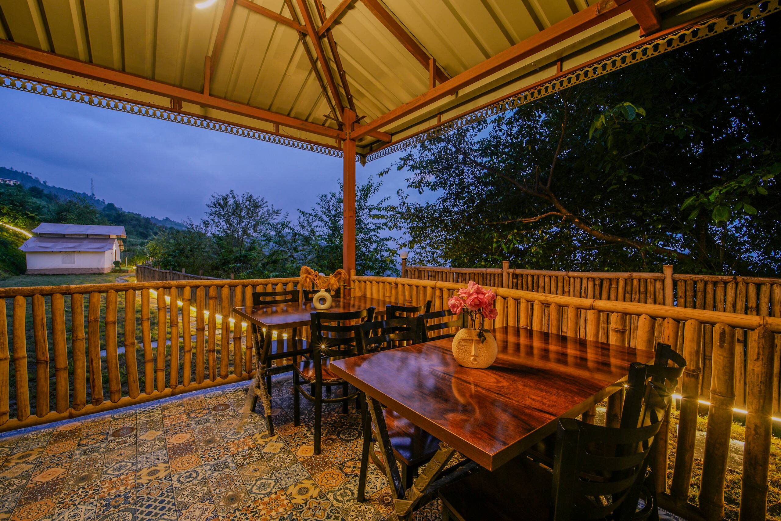 Skylight Retreat - Chail 2BR Luxury Glamping 301 28