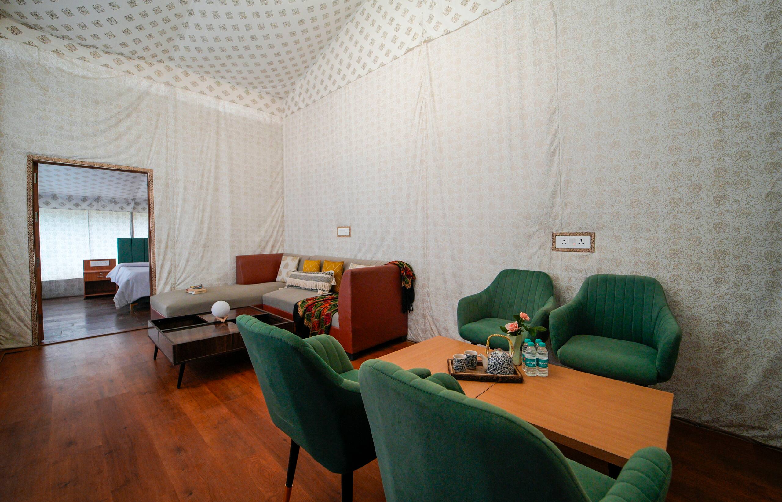 Skylight Retreat - Chail 2BR Luxury Glamping 301 21