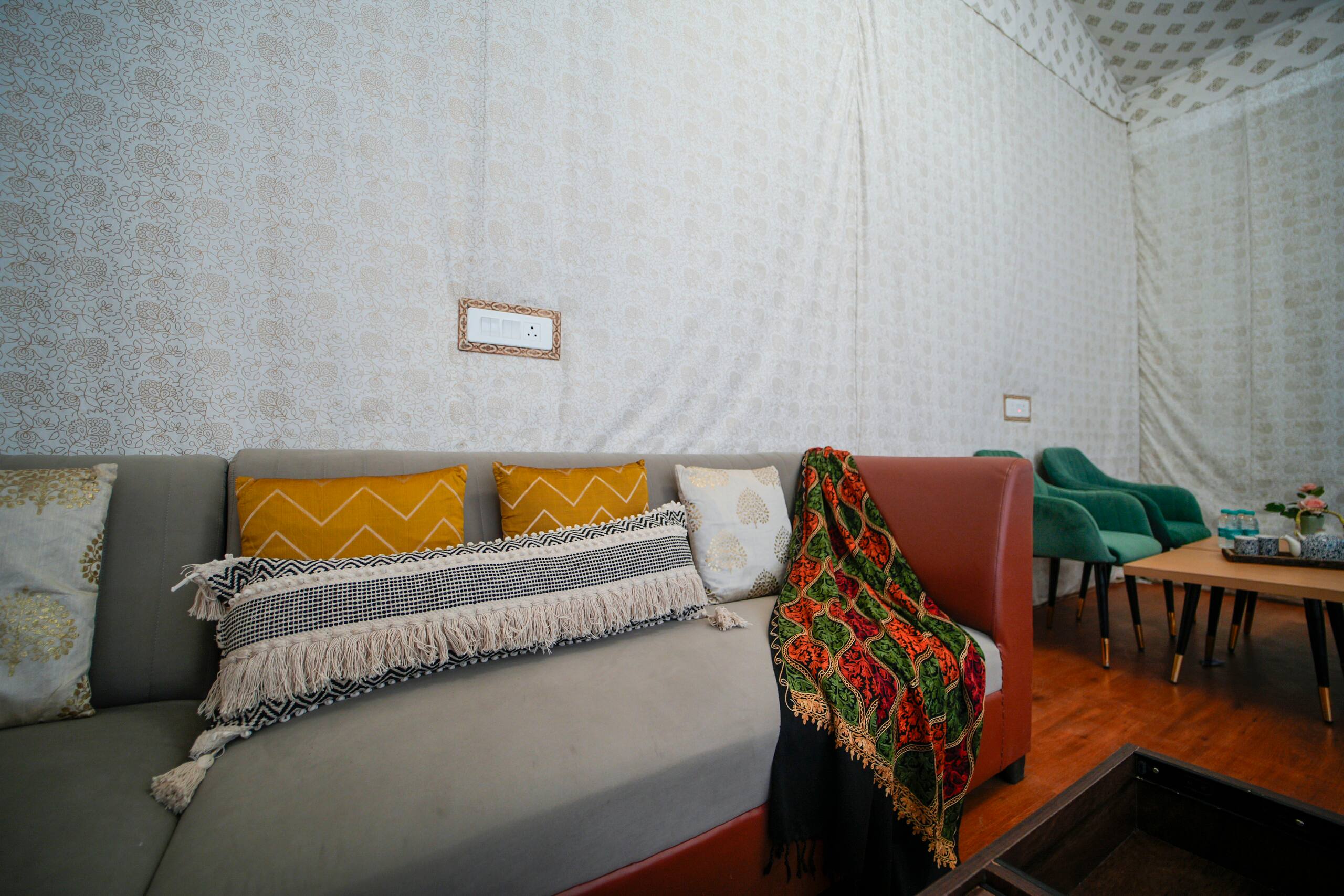 Skylight Retreat - Chail 2BR Luxury Glamping 301 13