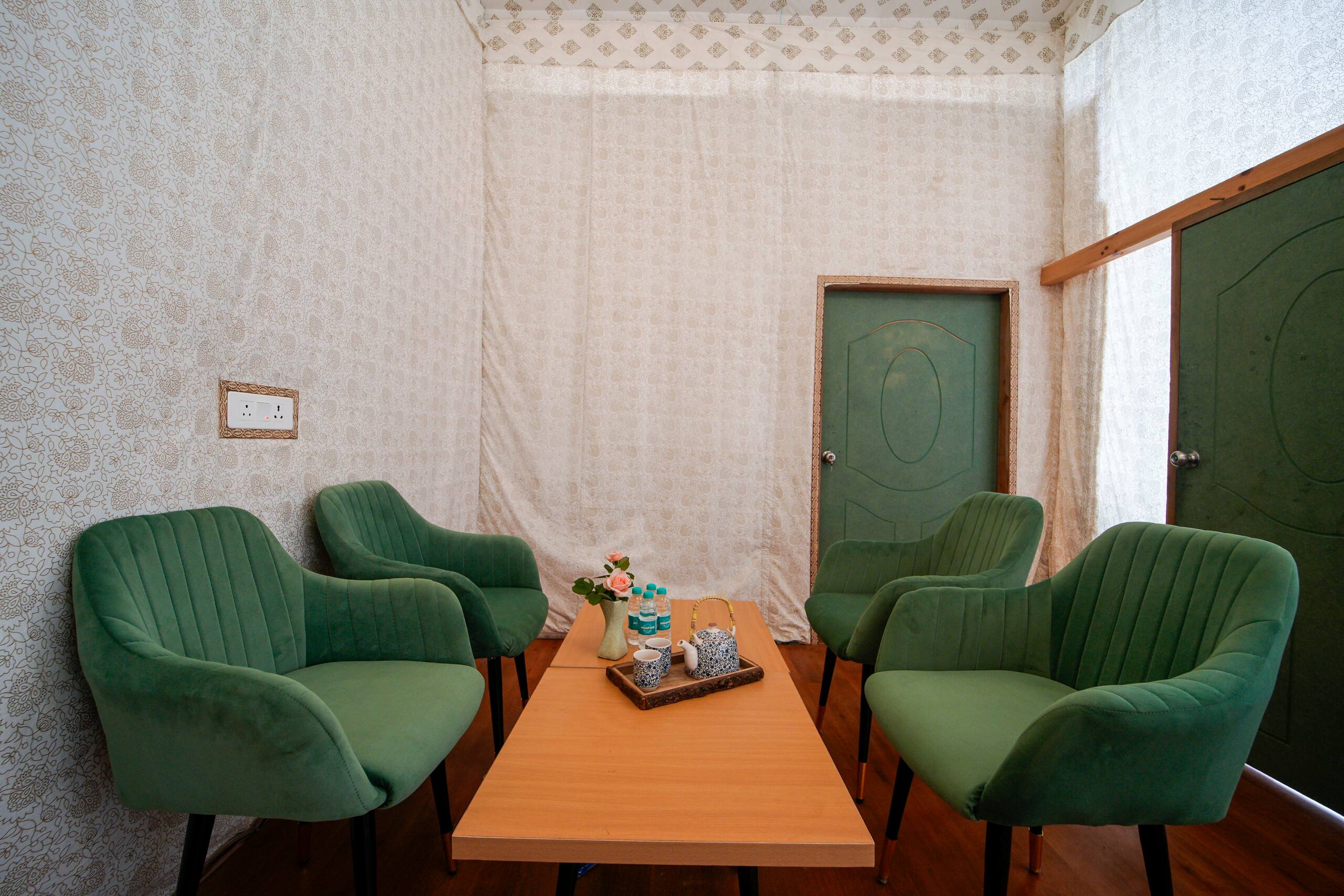 Skylight Retreat - Chail 2BR Luxury Glamping 301 25