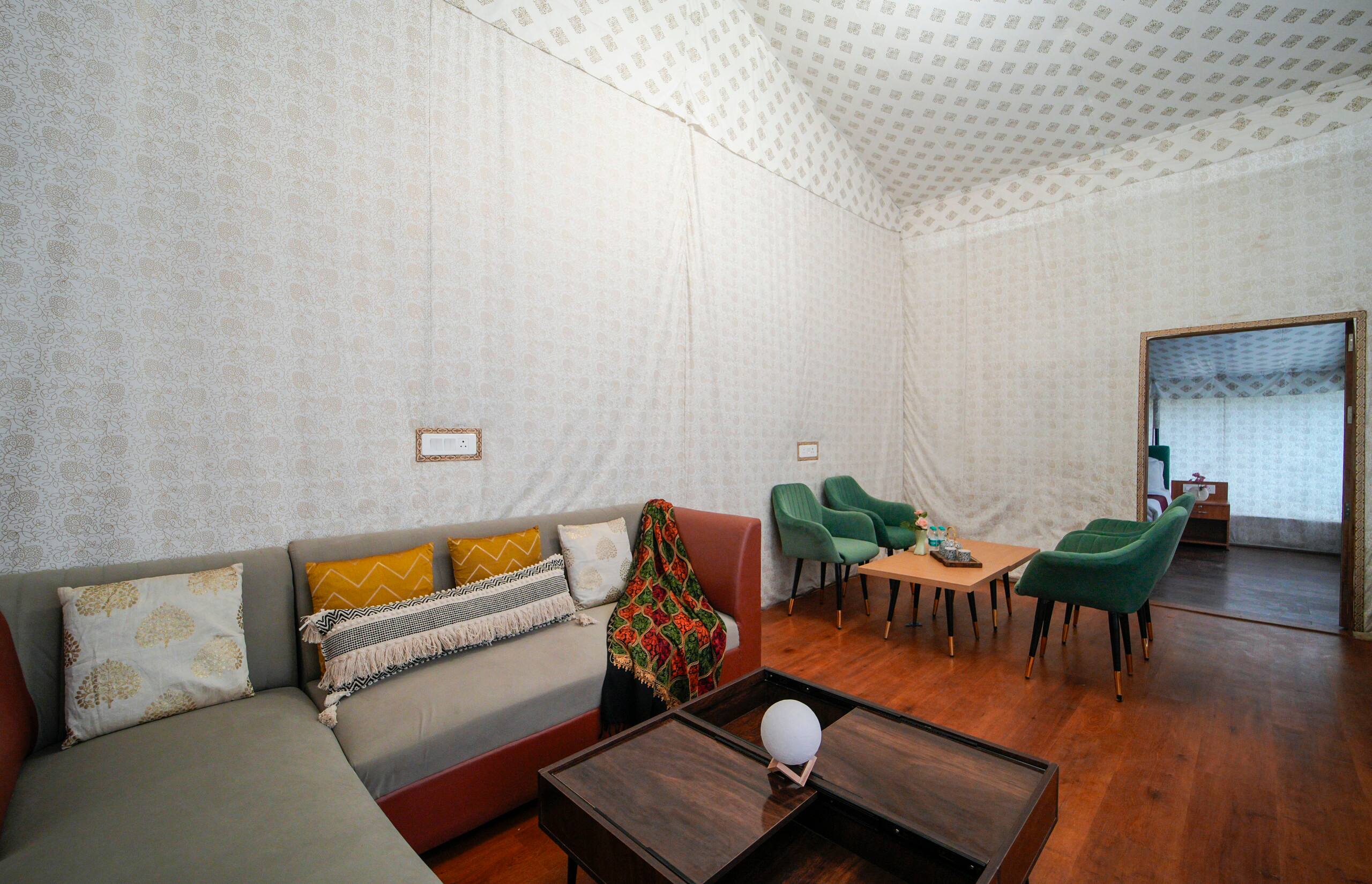Skylight Retreat - Chail 2BR Luxury Glamping 301 18
