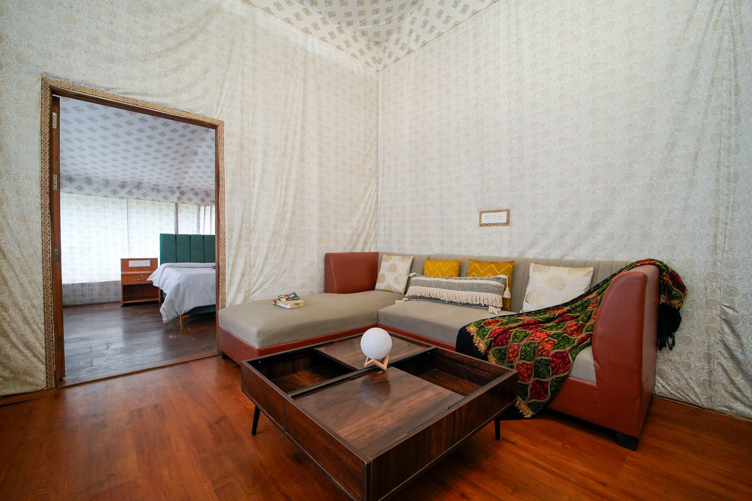 Skylight Retreat - Chail 2BR Luxury Glamping 301 22