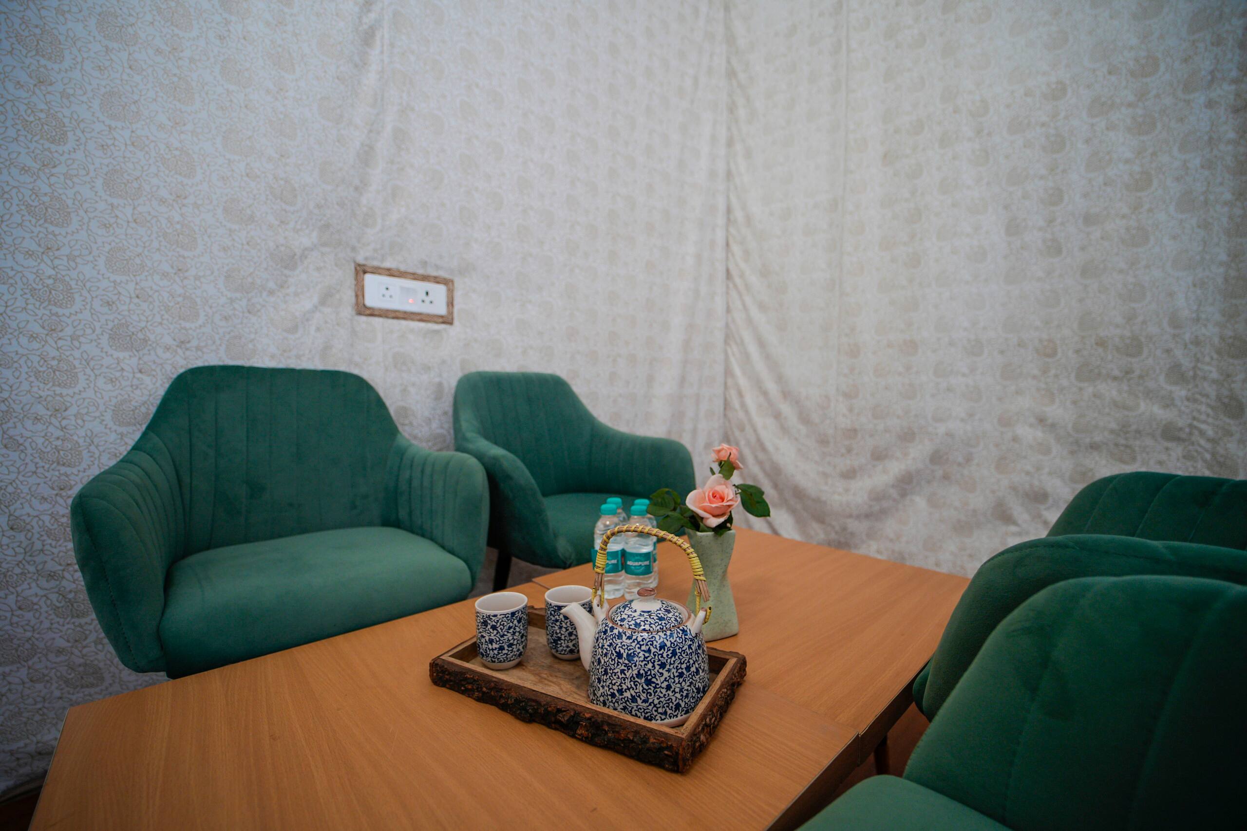 Skylight Retreat - Chail 2BR Luxury Glamping 301 11