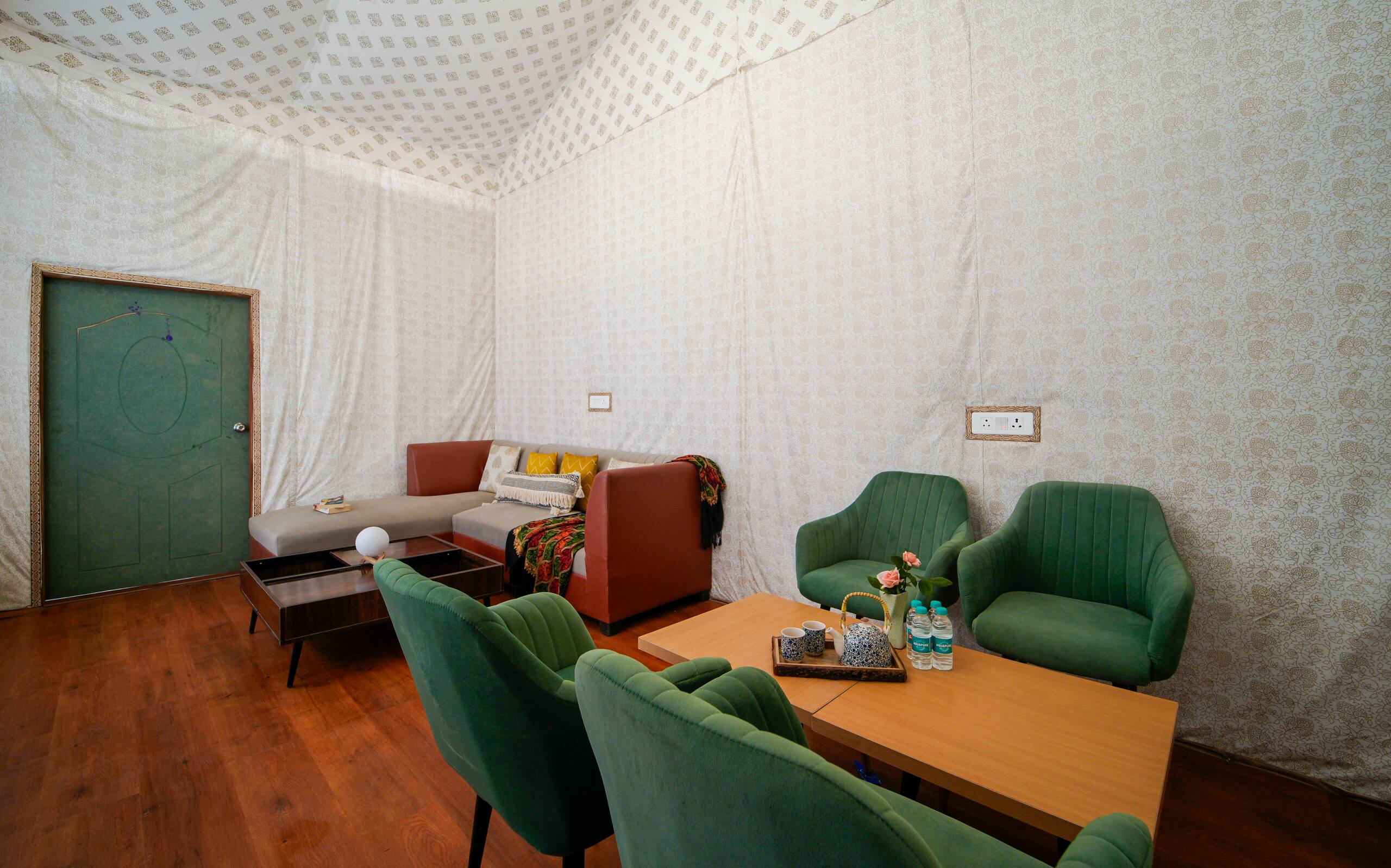Skylight Retreat - Chail 2BR Luxury Glamping 301 23