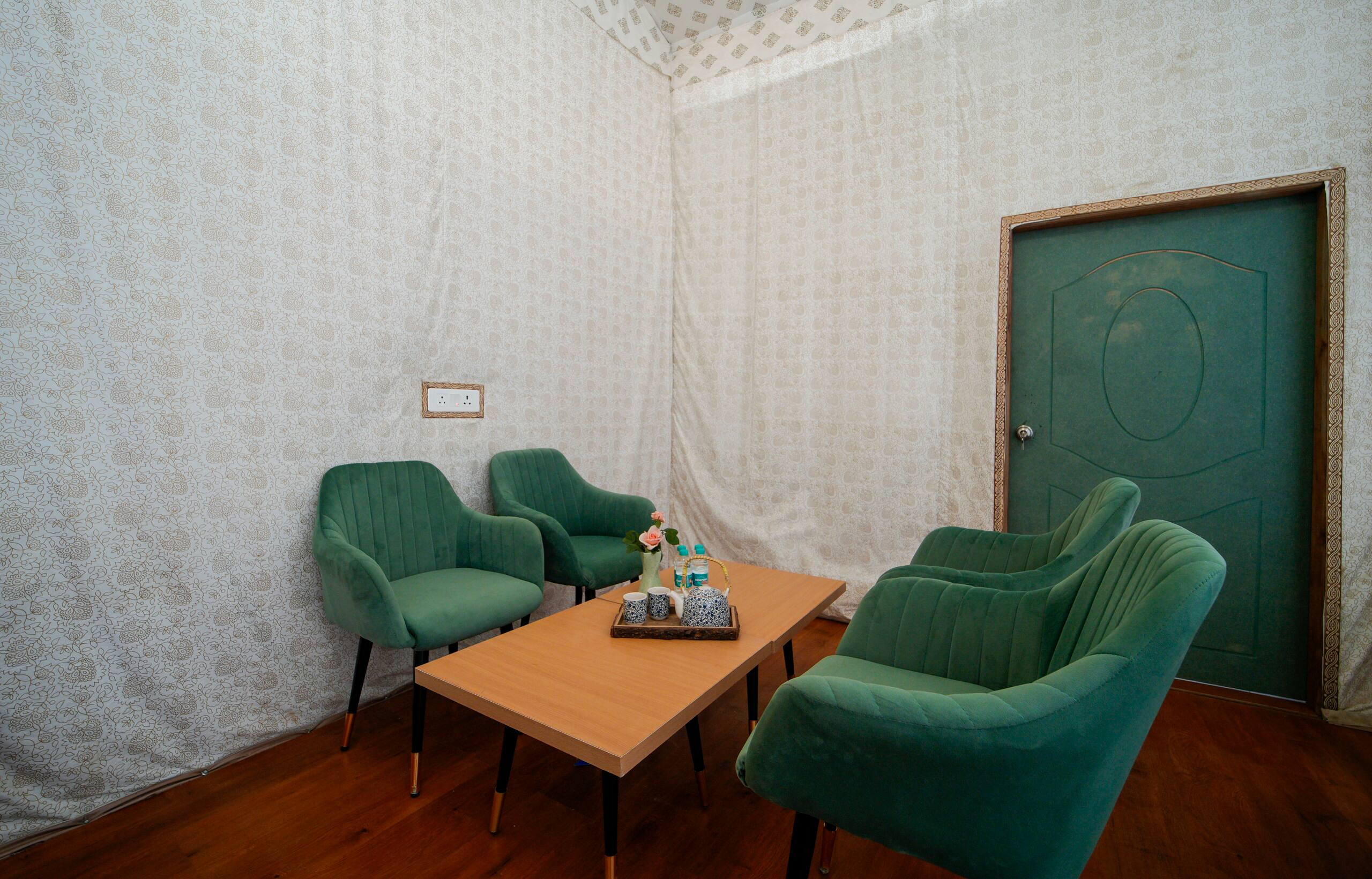 Skylight Retreat - Chail 2BR Luxury Glamping 301 26