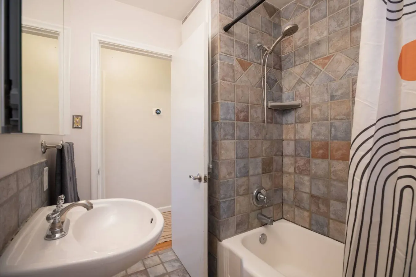 Sugar House Basecamp 4BR Near Park & Dining Sleeps 10 - Near Skiing 14