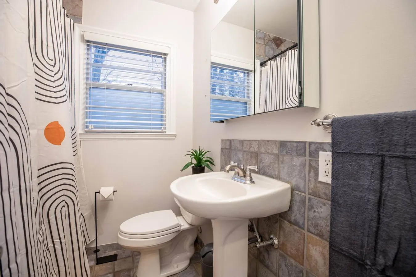 Sugar House Basecamp 4BR Near Park & Dining Sleeps 10 - Near Skiing 15
