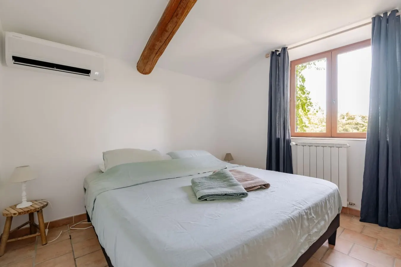 Mas avec piscine et clim - région Uzes - 14-17 per 18