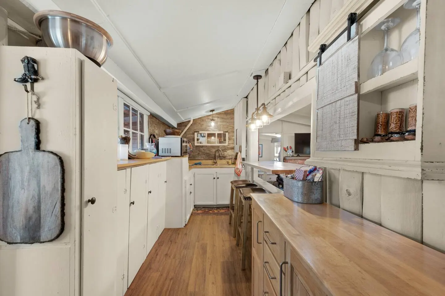 Restored 1919 Cabin-14 Fenced Acres-Pet Friendly 11