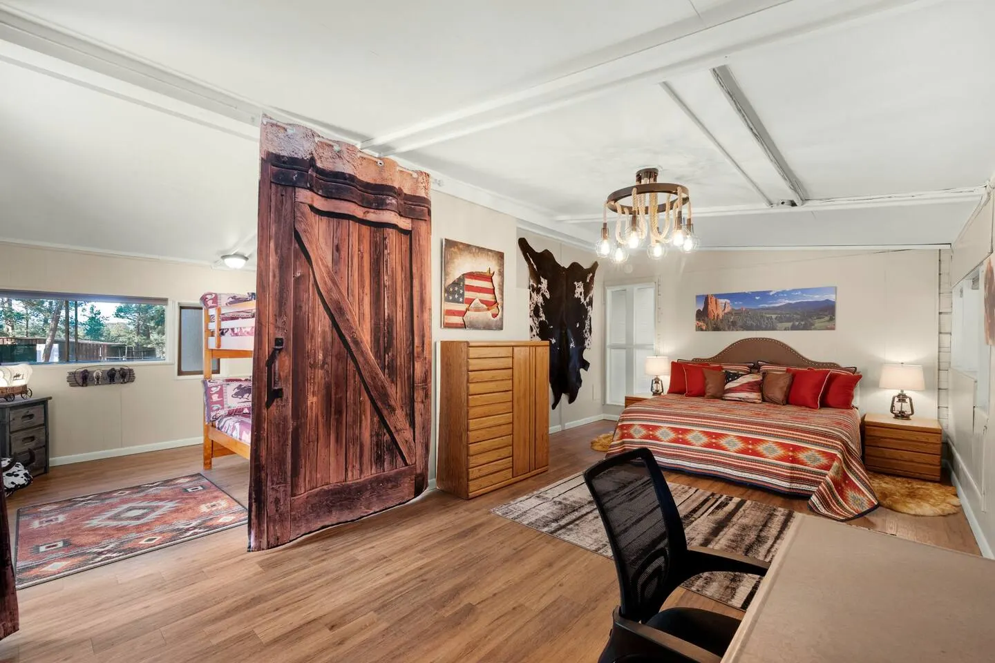 Restored 1919 Cabin-14 Fenced Acres-Pet Friendly 5