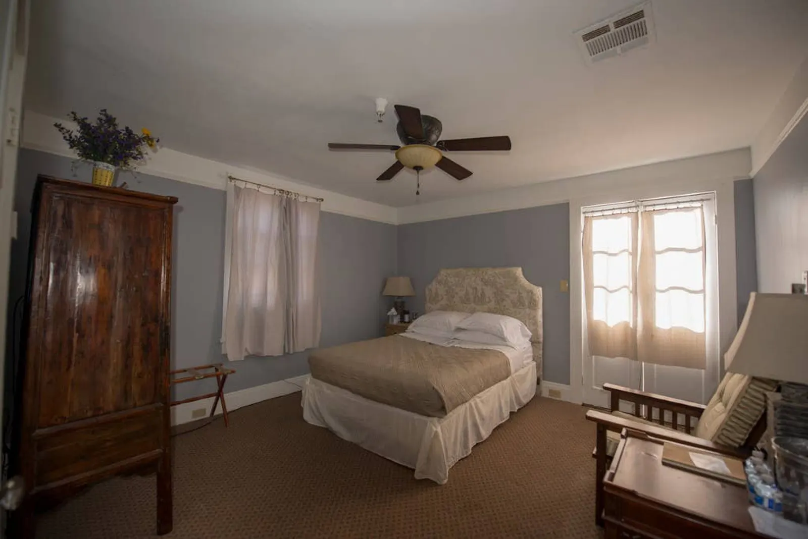 Macarty House-8 bed+10 bath, Great Backyard w/ Pool 9