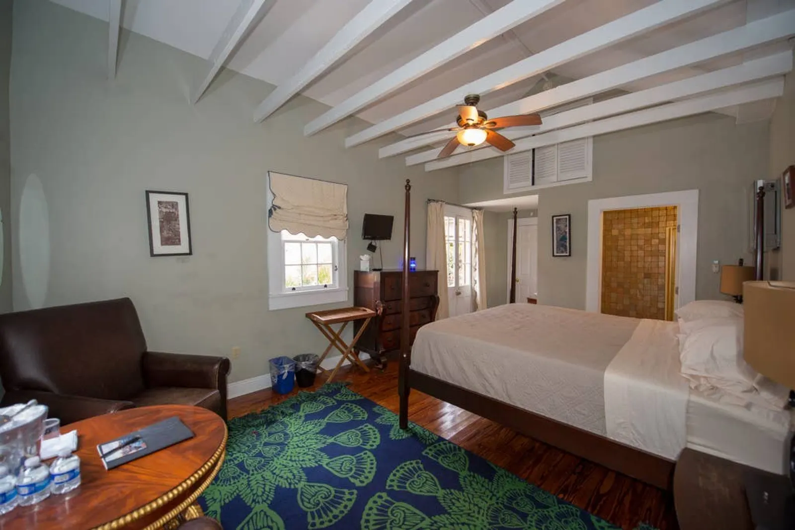 Macarty House-8 bed+10 bath, Great Backyard w/ Pool 16
