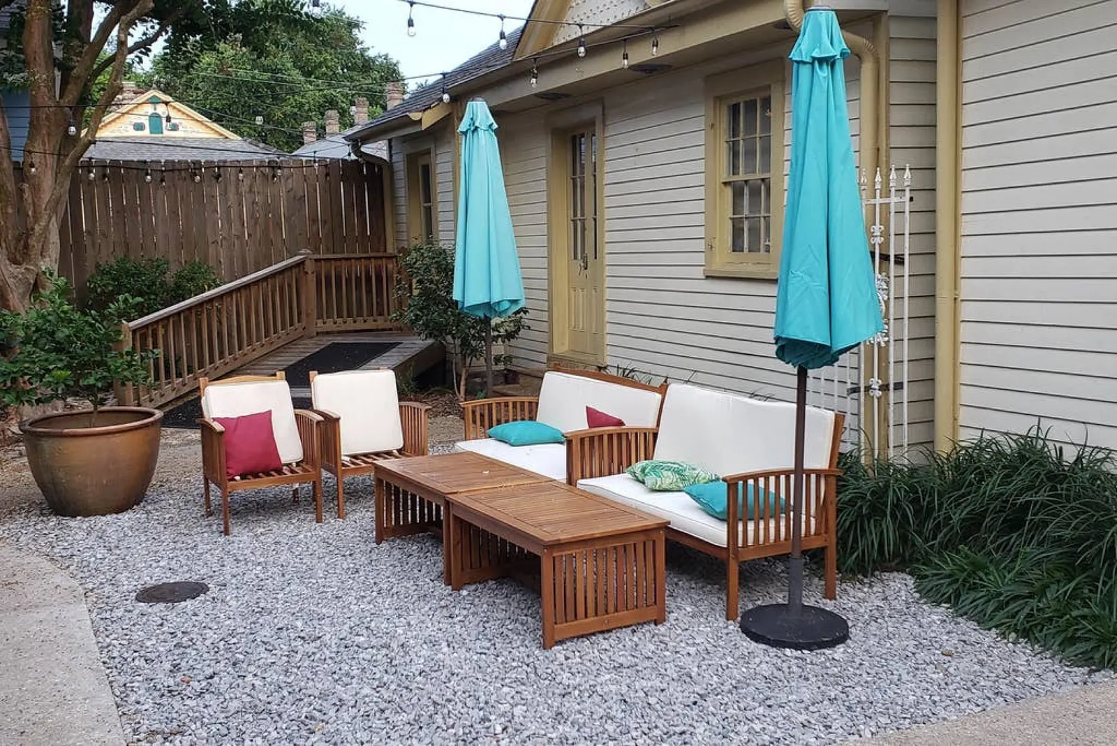 Macarty House-8 bed+10 bath, Great Backyard w/ Pool — photo 3