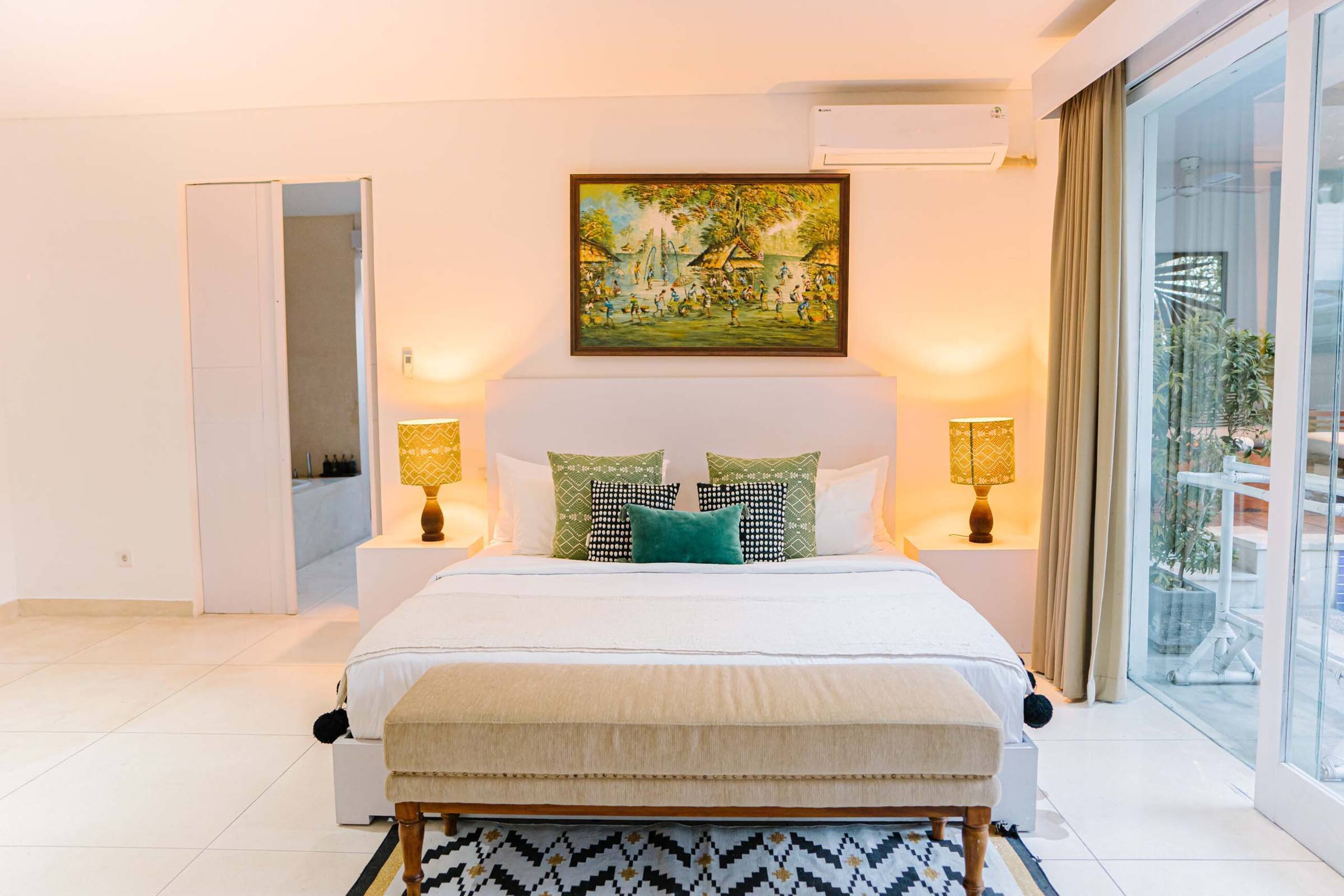 Spacious & Luxury 5BR Villa 100m from beach+butler 28
