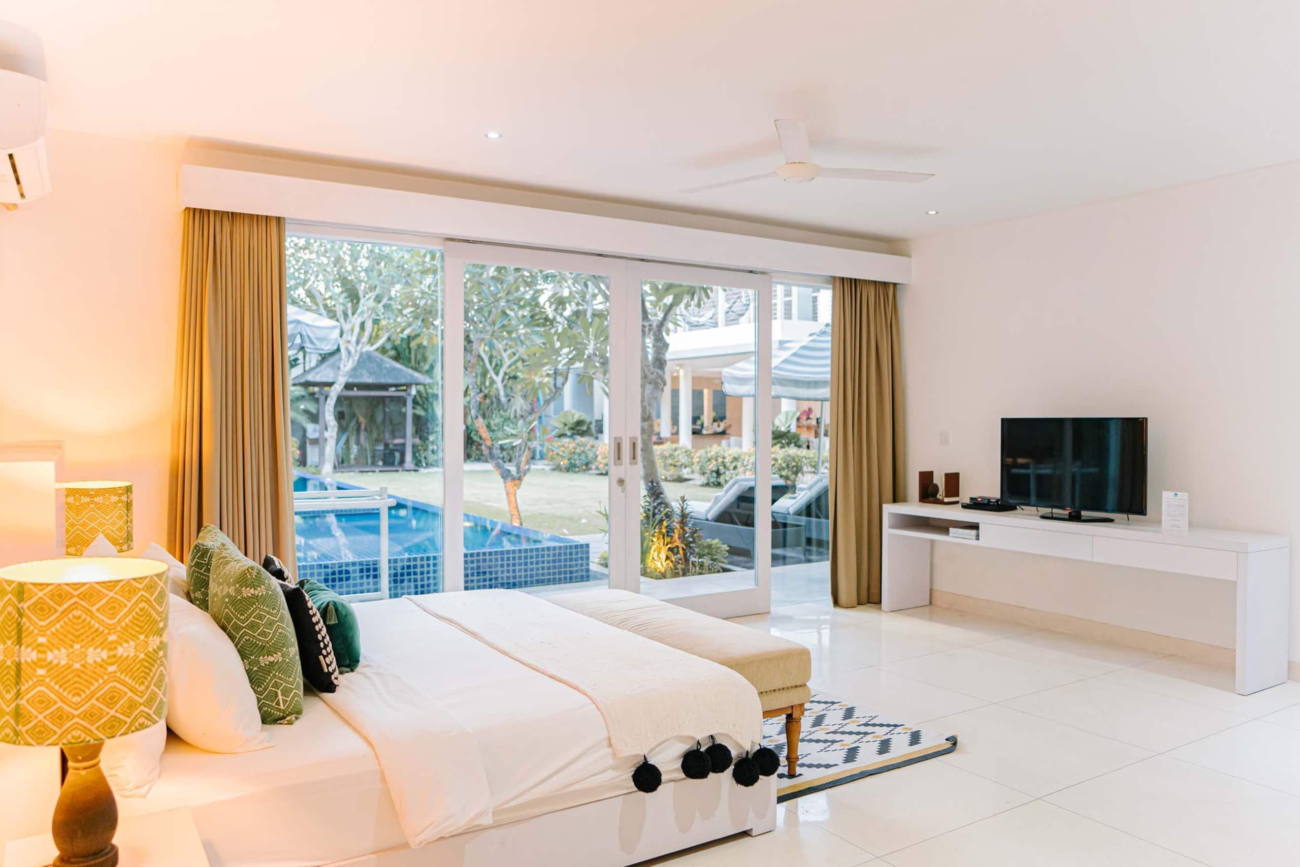 Spacious & Luxury 5BR Villa 100m from beach+butler 27