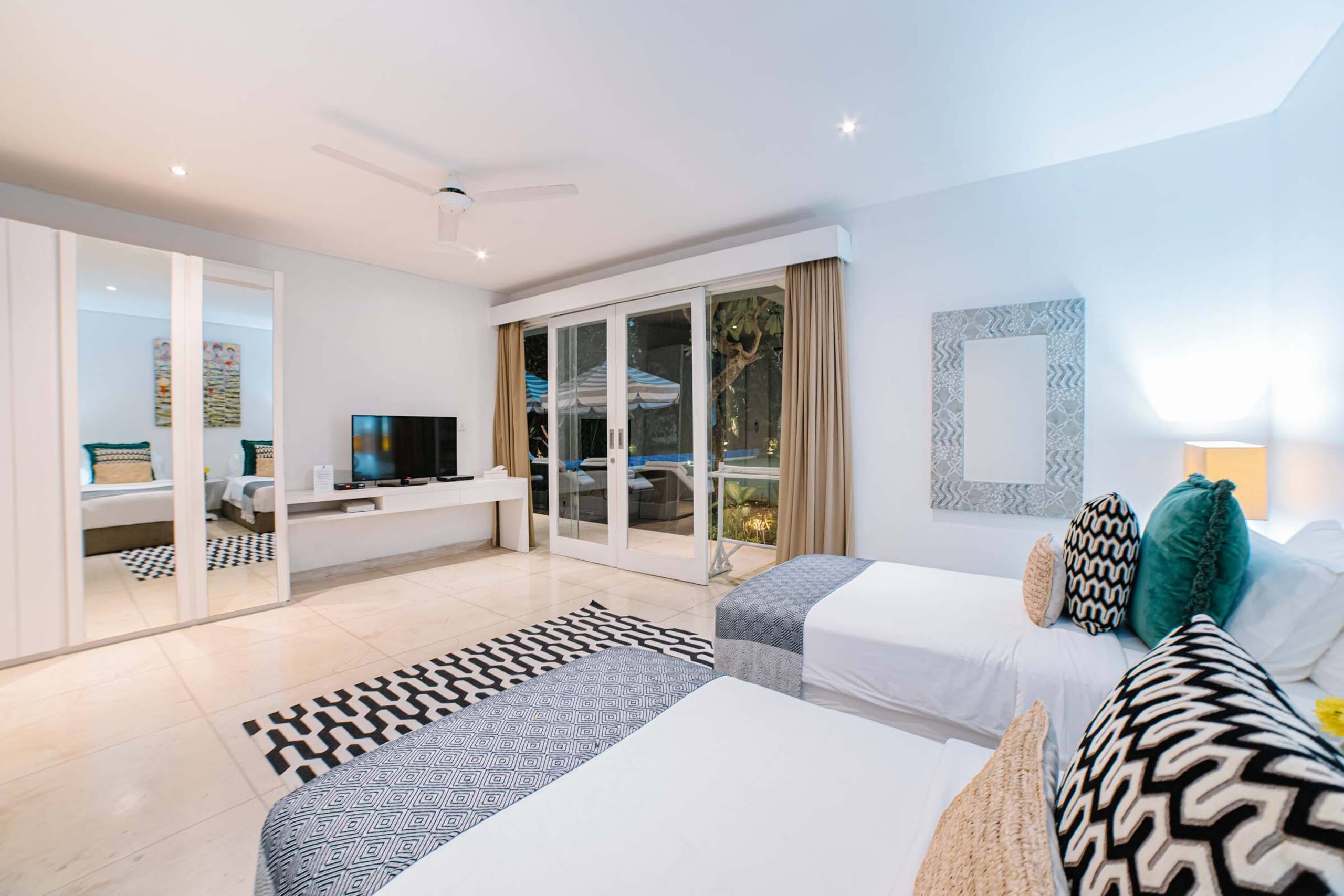 Spacious & Luxury 5BR Villa 100m from beach+butler 30