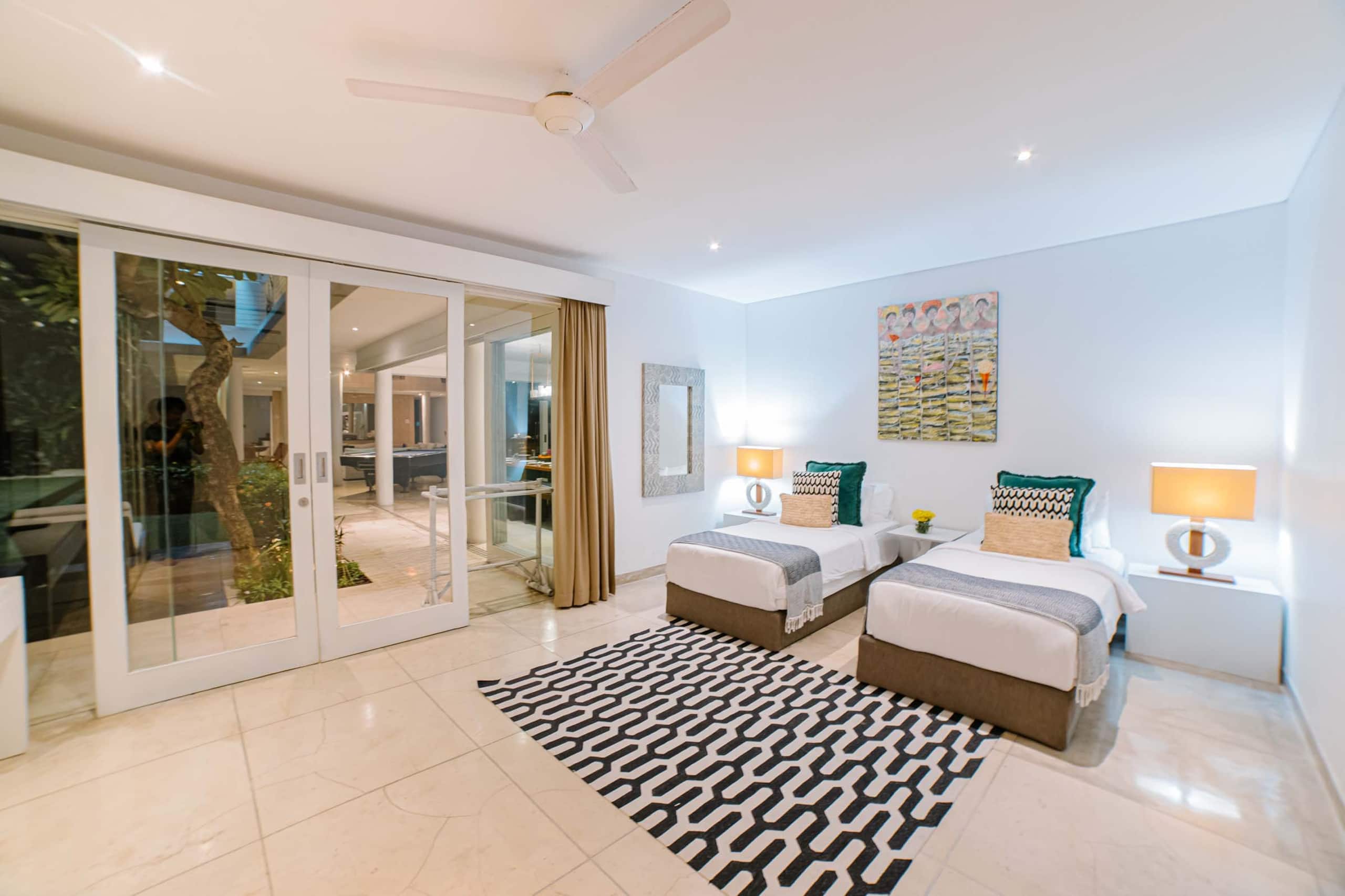 Spacious & Luxury 5BR Villa 100m from beach+butler 29
