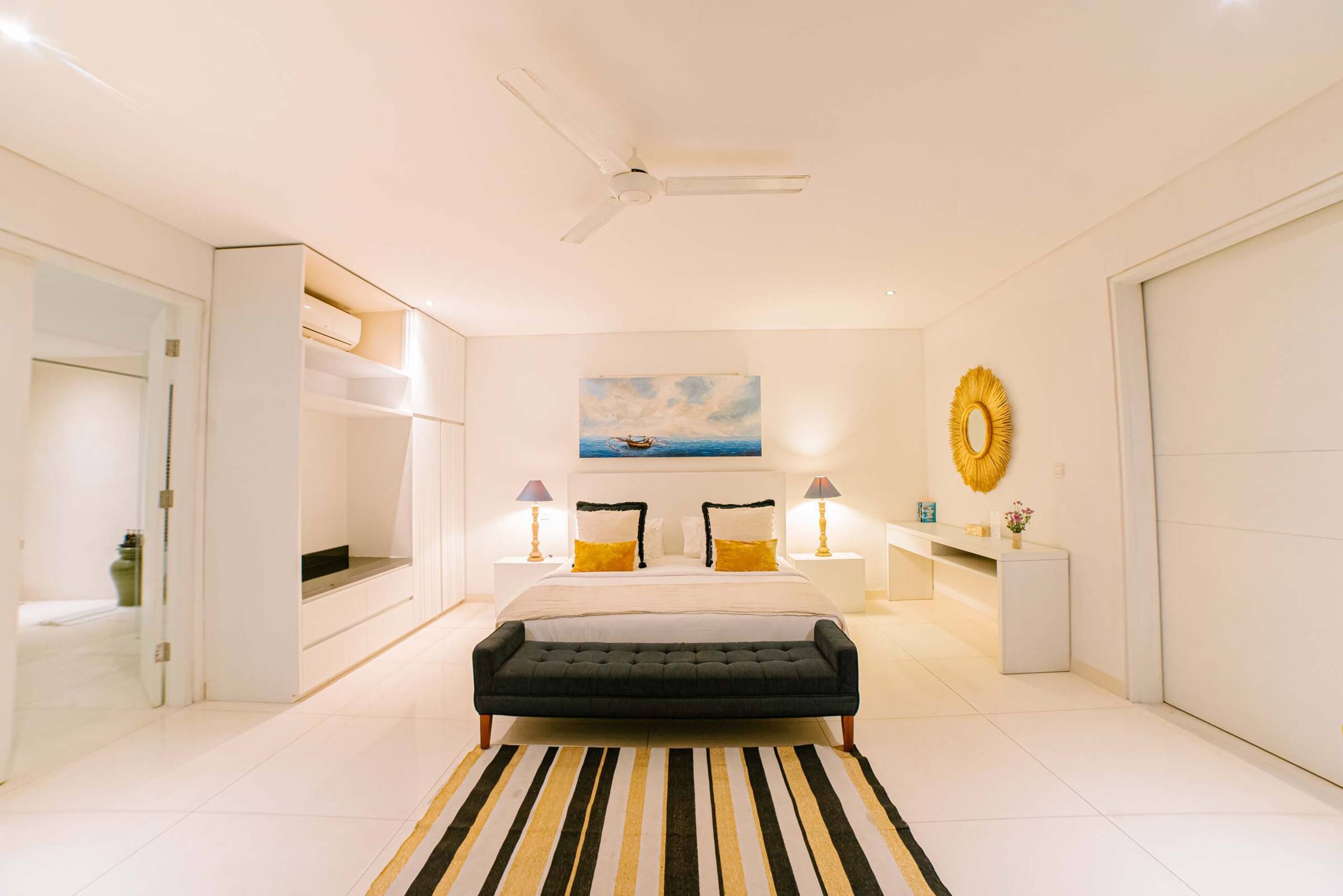 Spacious & Luxury 5BR Villa 100m from beach+butler 25