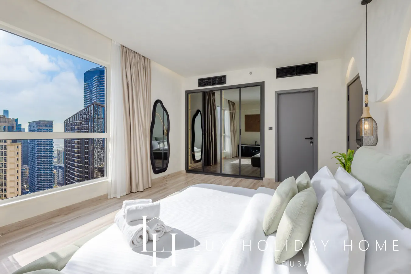 LUX The Contemporary Marina View Suite 7 9