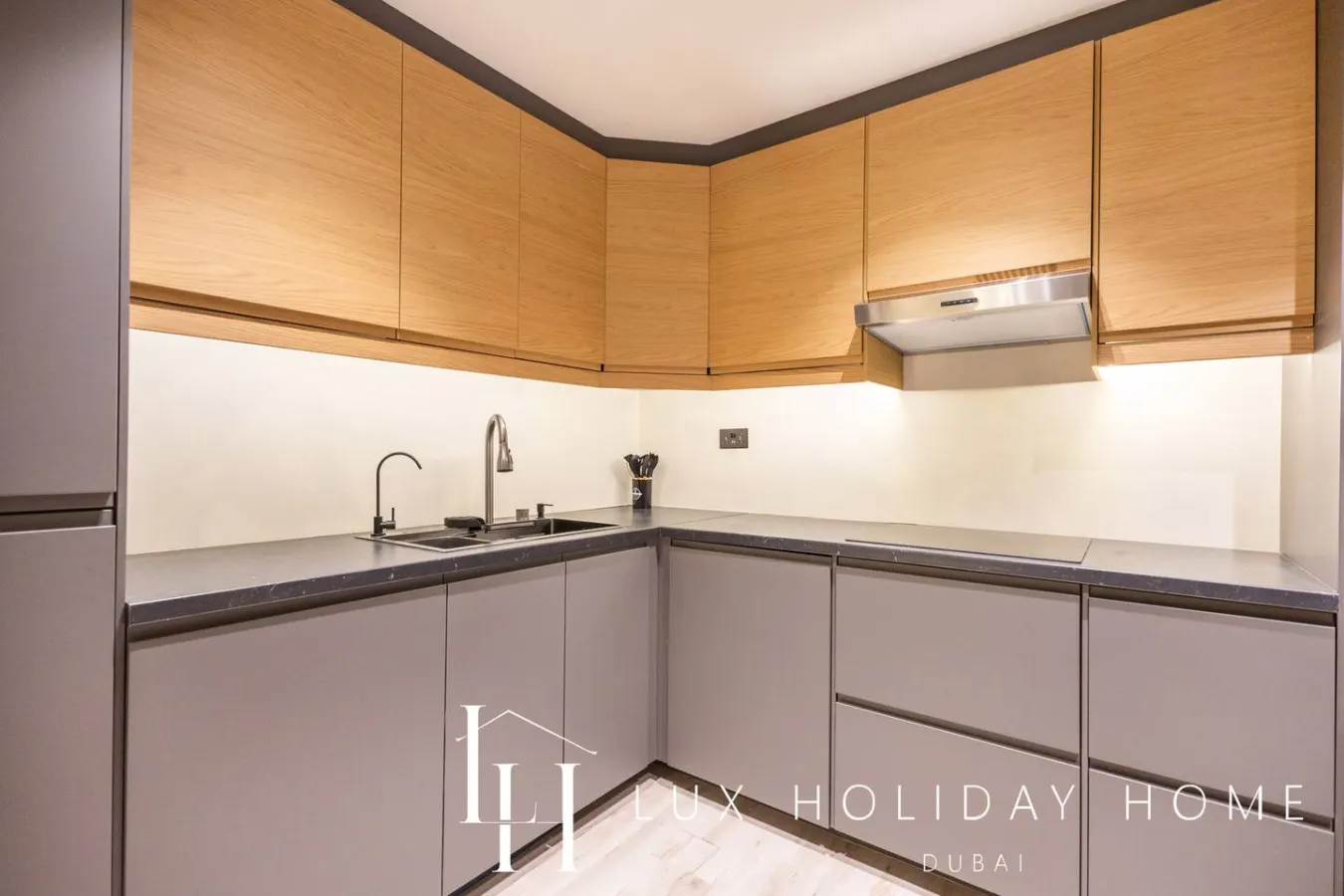 LUX The Contemporary Marina View Suite 7 14
