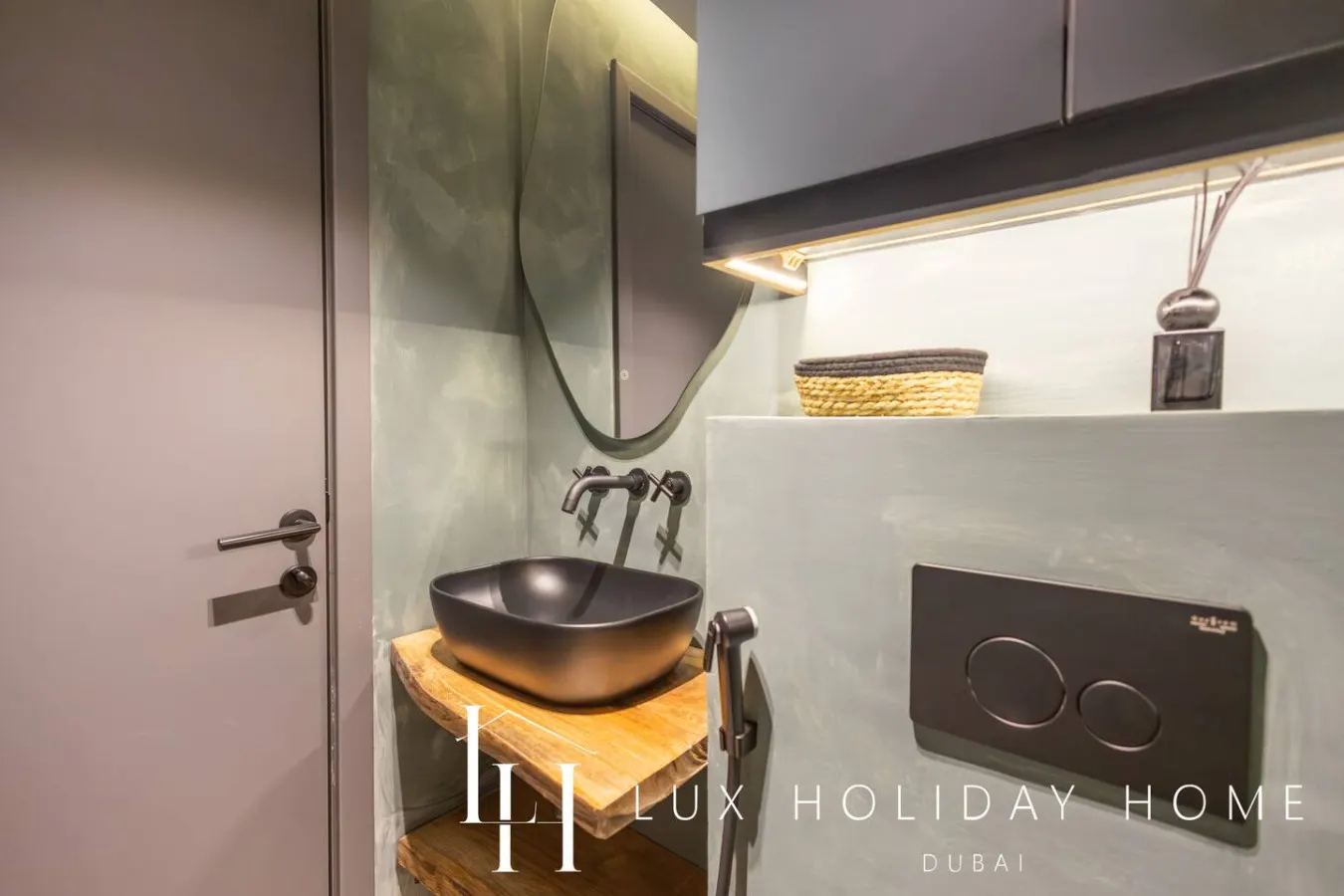 LUX The Contemporary Marina View Suite 7 19