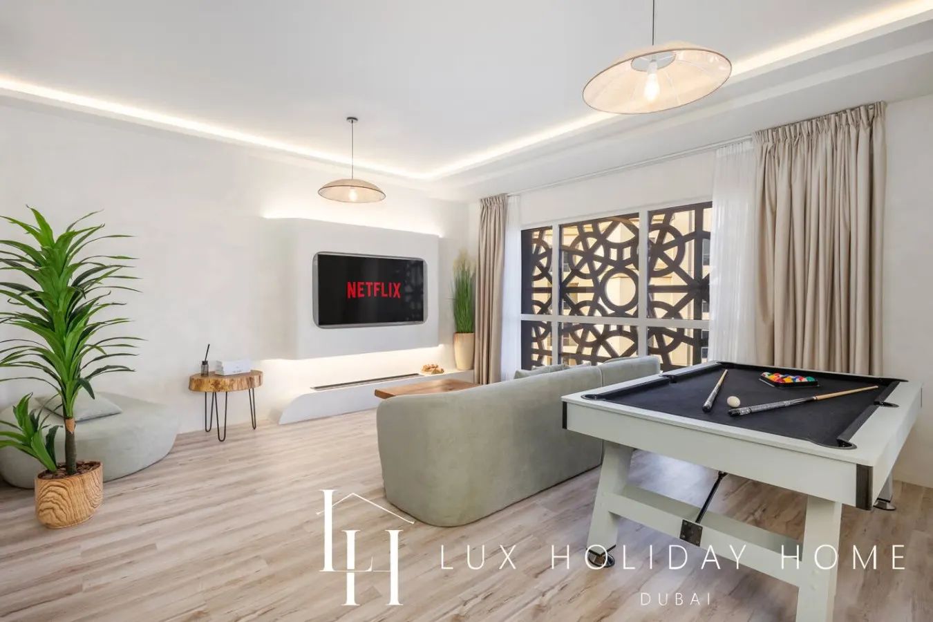 LUX | The Contemporary Marina View Suite 7 — photo 3
