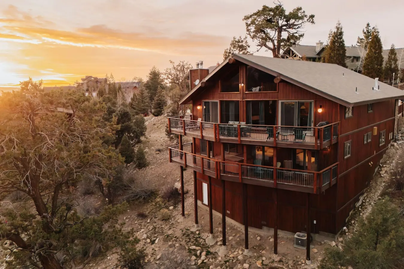 Cliffhanger Cabin, Near Snow Summit w/ Hot Tub
