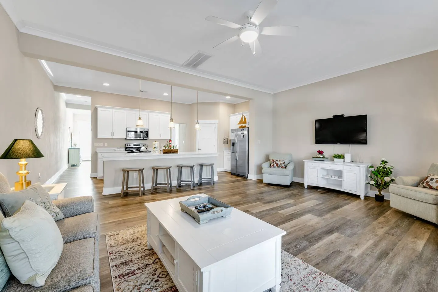 Virginia Beach 4BR Walk to Boardwalk Sleeps 8 9