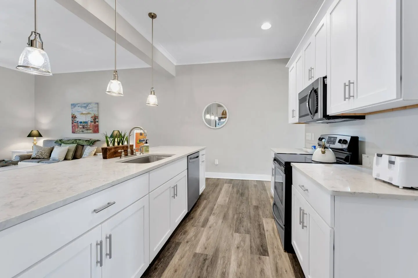 Virginia Beach 4BR Walk to Boardwalk Sleeps 8 13