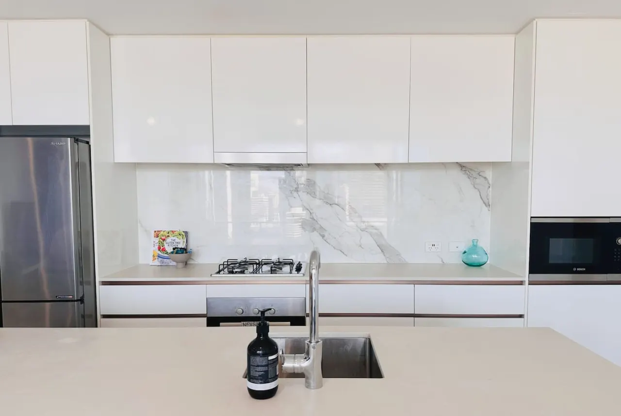 Panorama Penthouse on the River 3BD 6