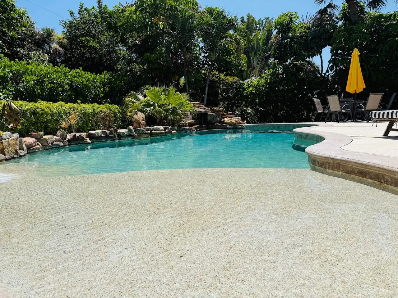 Carltons Cabana 4