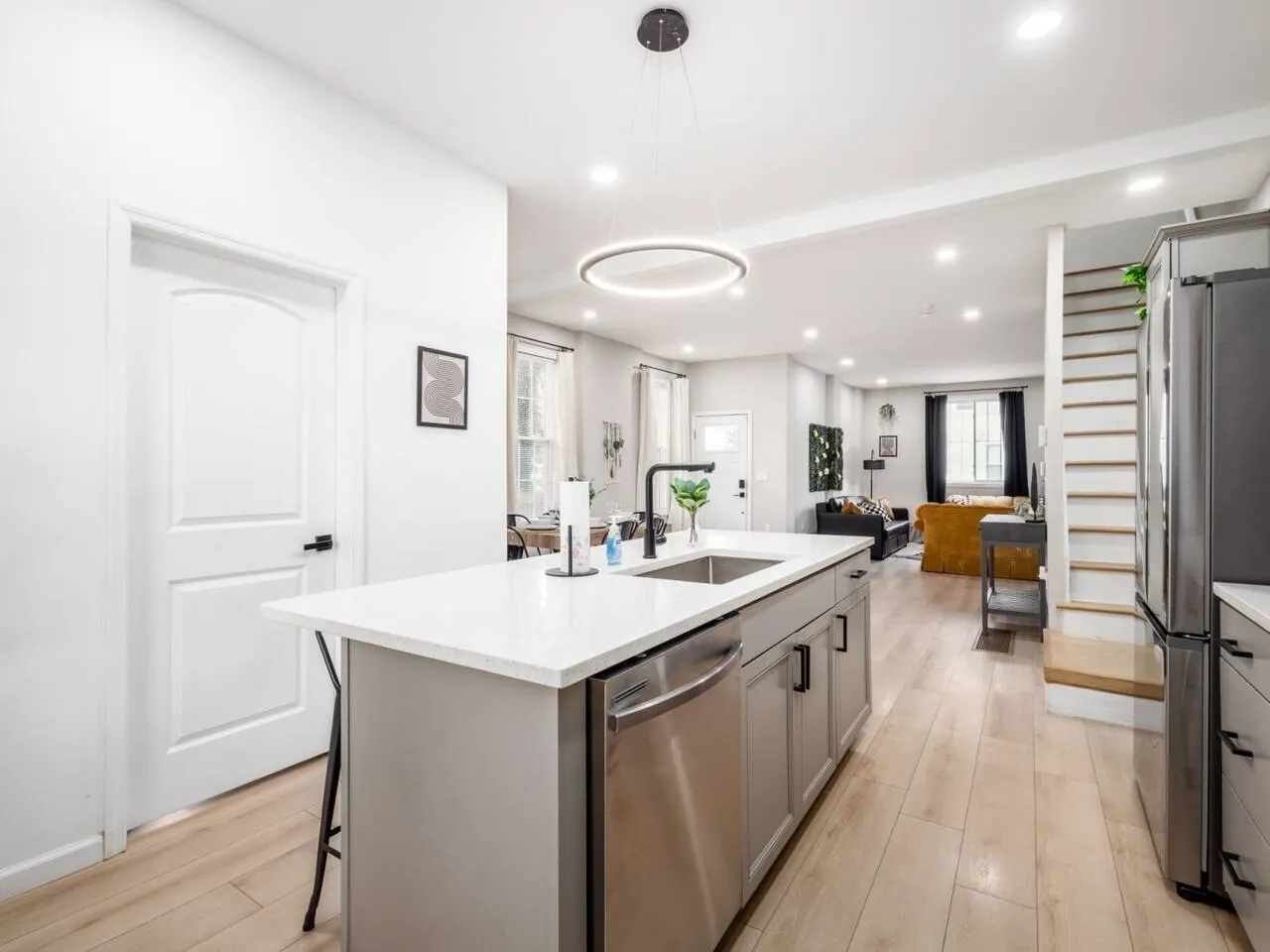 *NEW* Downtown Columbus Condo Sleeps 12 * Arcade 14