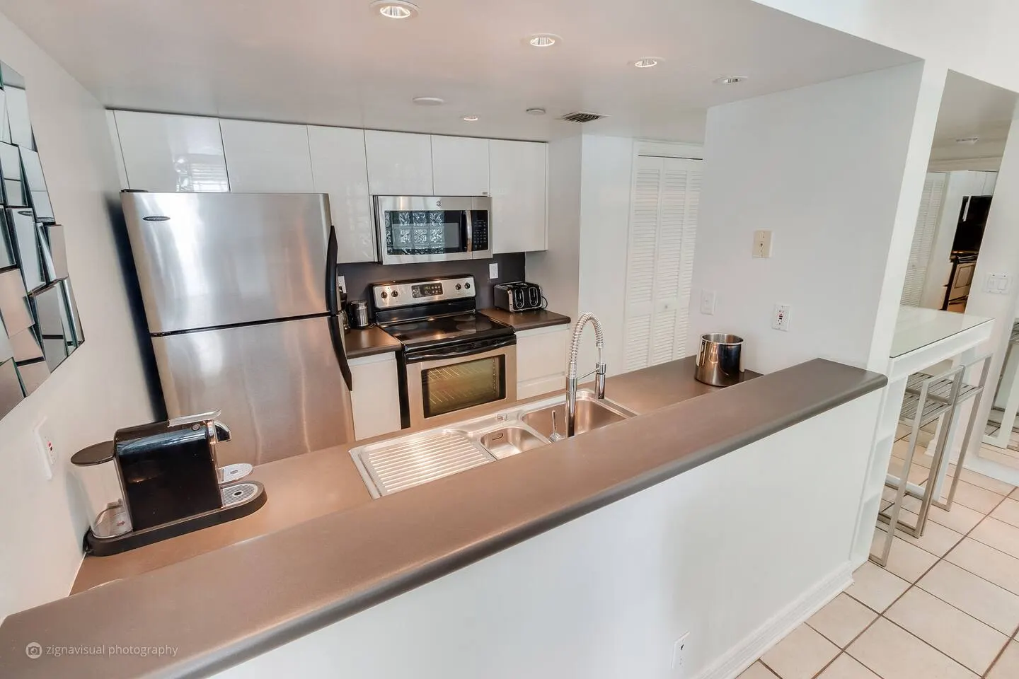SoBe Oceanfront 4 Room Ocean Drive 20