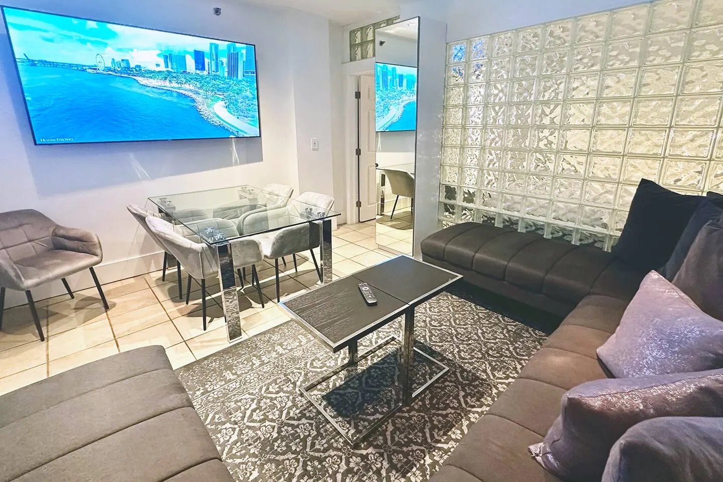 SoBe Oceanfront 4 Room Ocean Drive 3