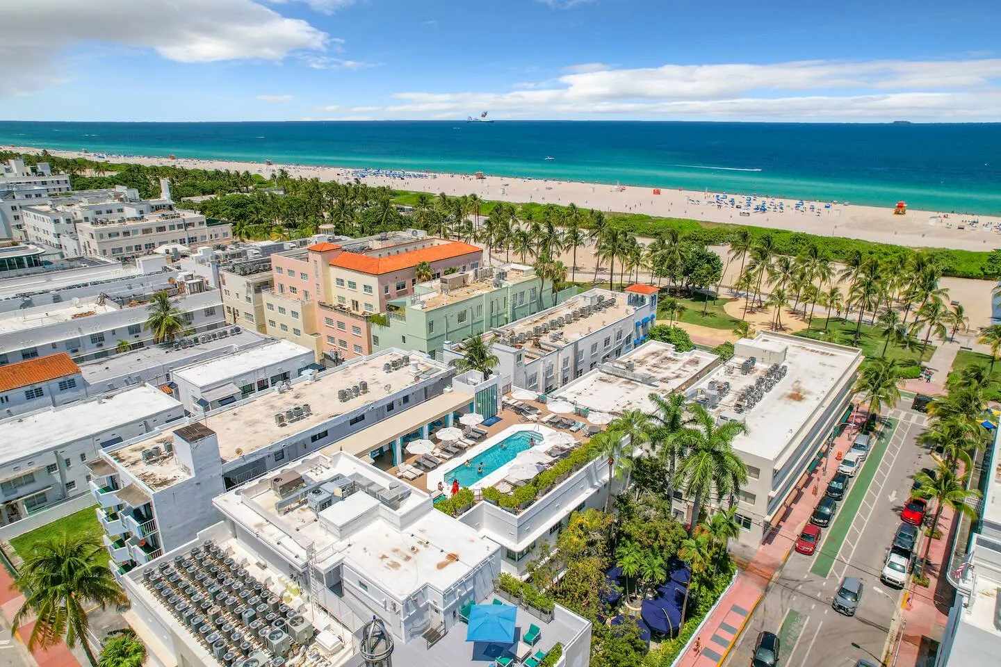 SoBe Oceanfront 4 Room Ocean Drive 7